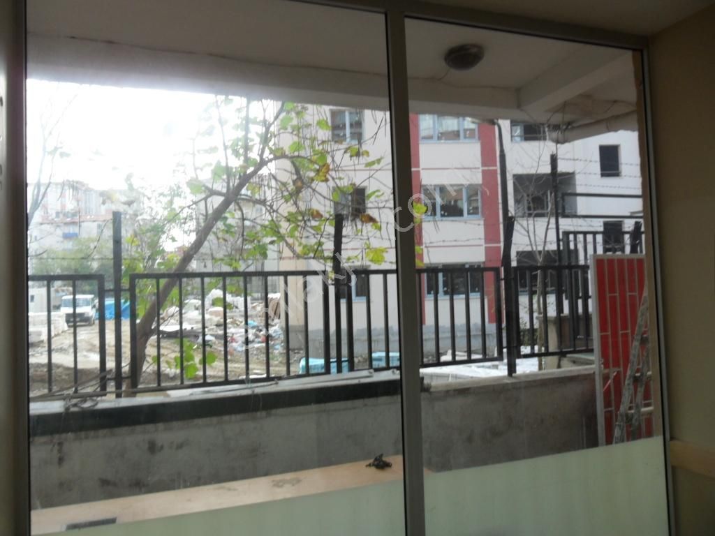 Balmumcu Barbaros Bulvarı Ve Aşık Veysel Parkına Cepheli Dükkan - Görsel 13