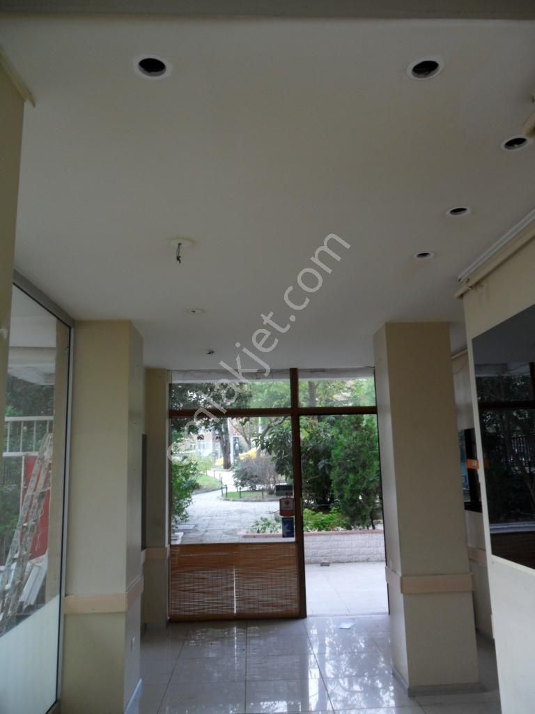 Balmumcu Barbaros Bulvarı Ve Aşık Veysel Parkına Cepheli Dükkan - Görsel 8