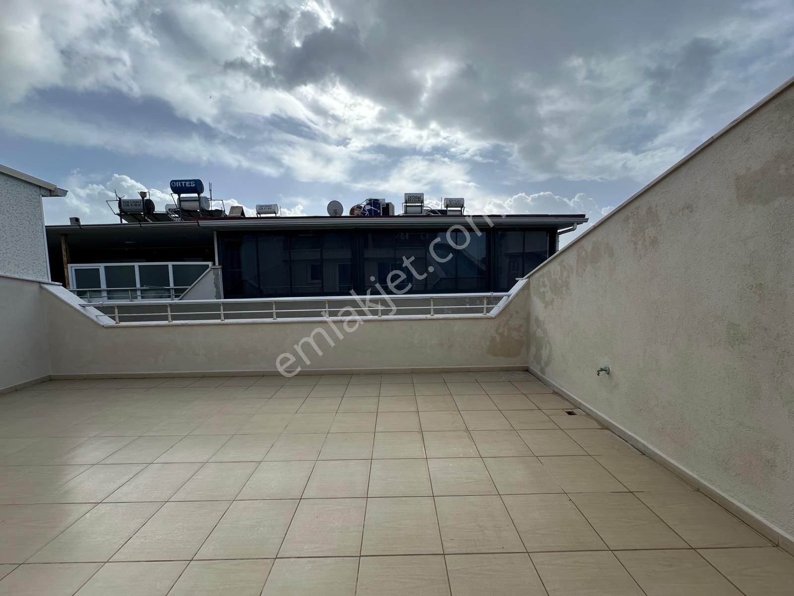 Didim Efelerde Satılık 3+1 Ayrı Mutfak Geniş Kat Dublexi - Görsel 3