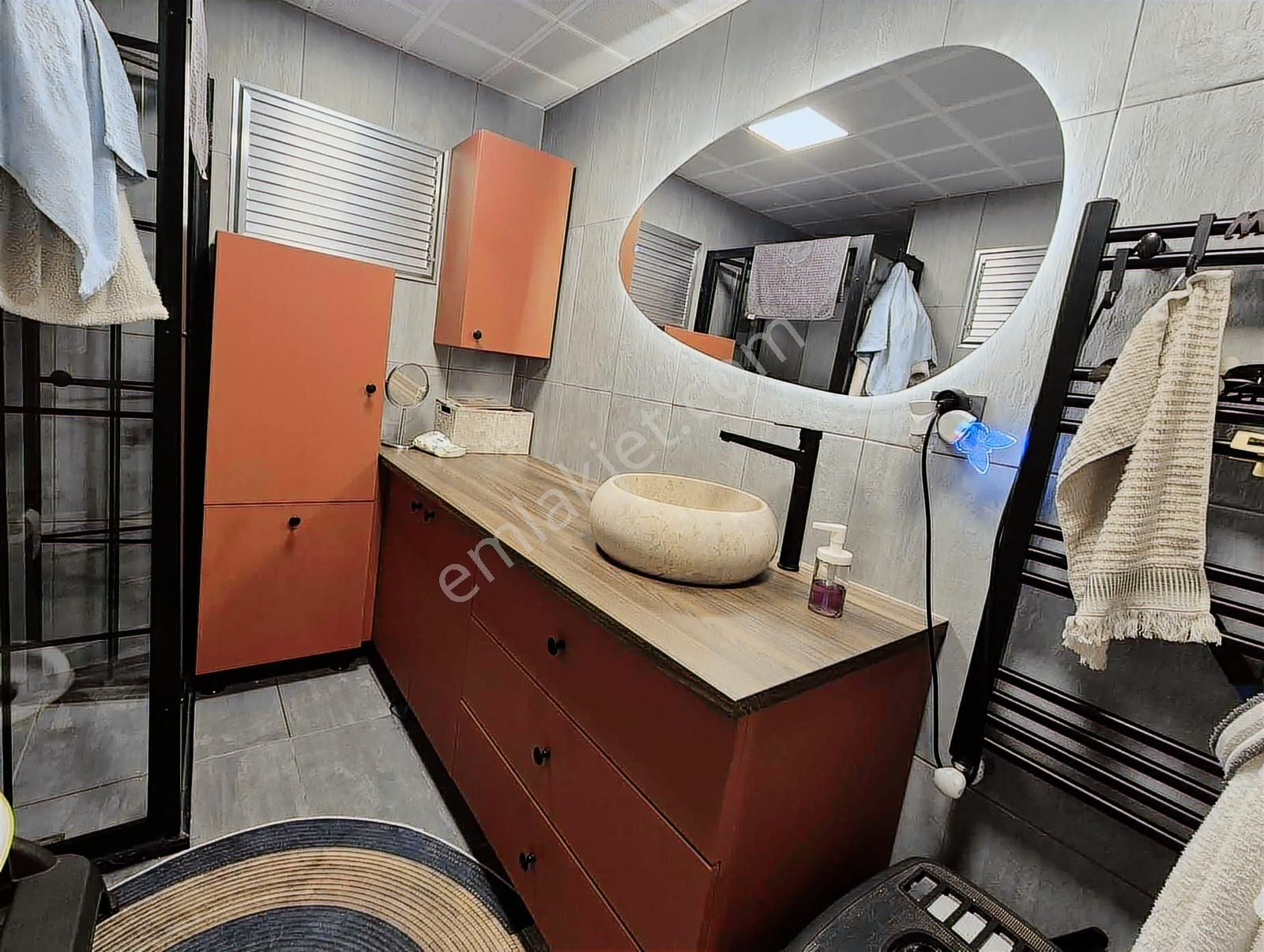 Basın Sitesi Mah. 3+1 150m2 Metro Yakını Bahçeli Lüks Daire - Görsel 3