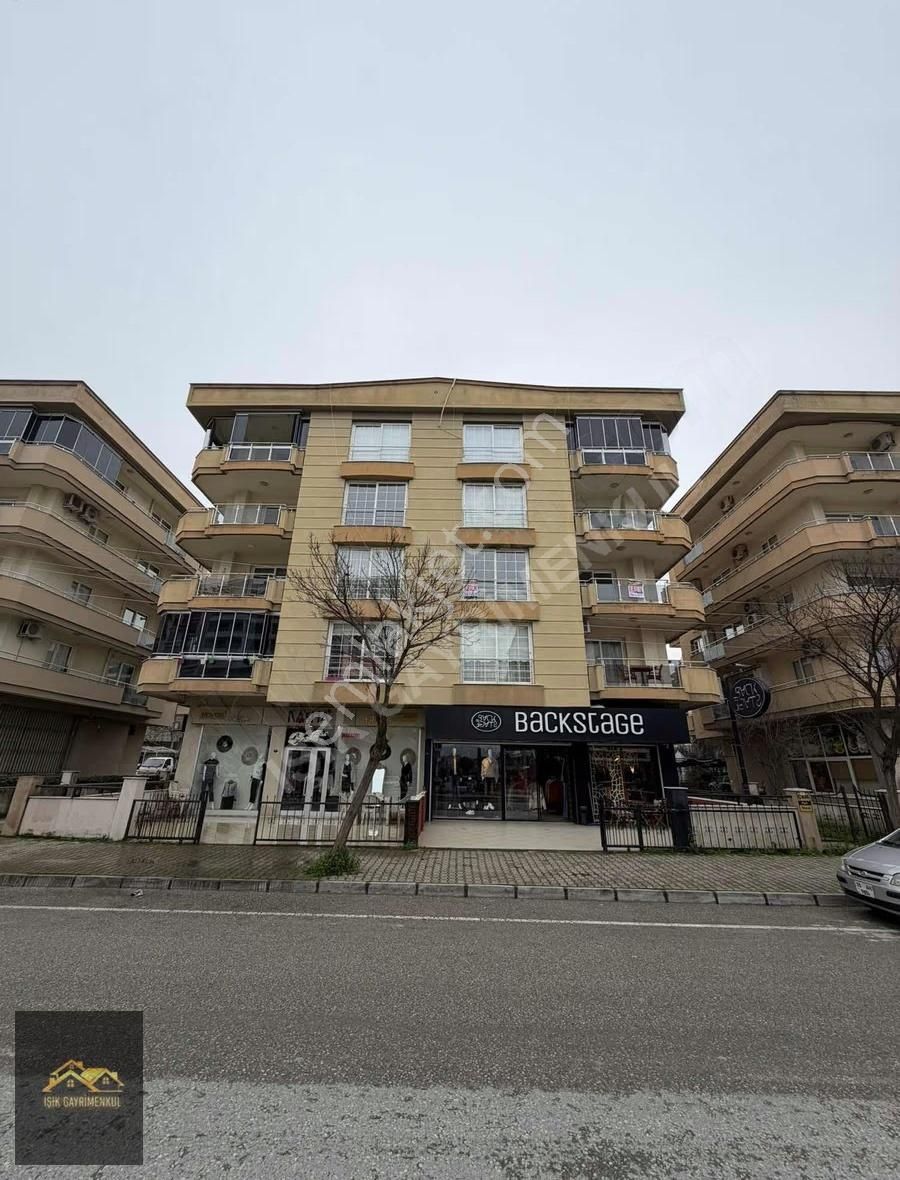 Işık Gayrimenkul'den Kiralık Hürriyet Mh. Avm Yakını 3+1 Daire