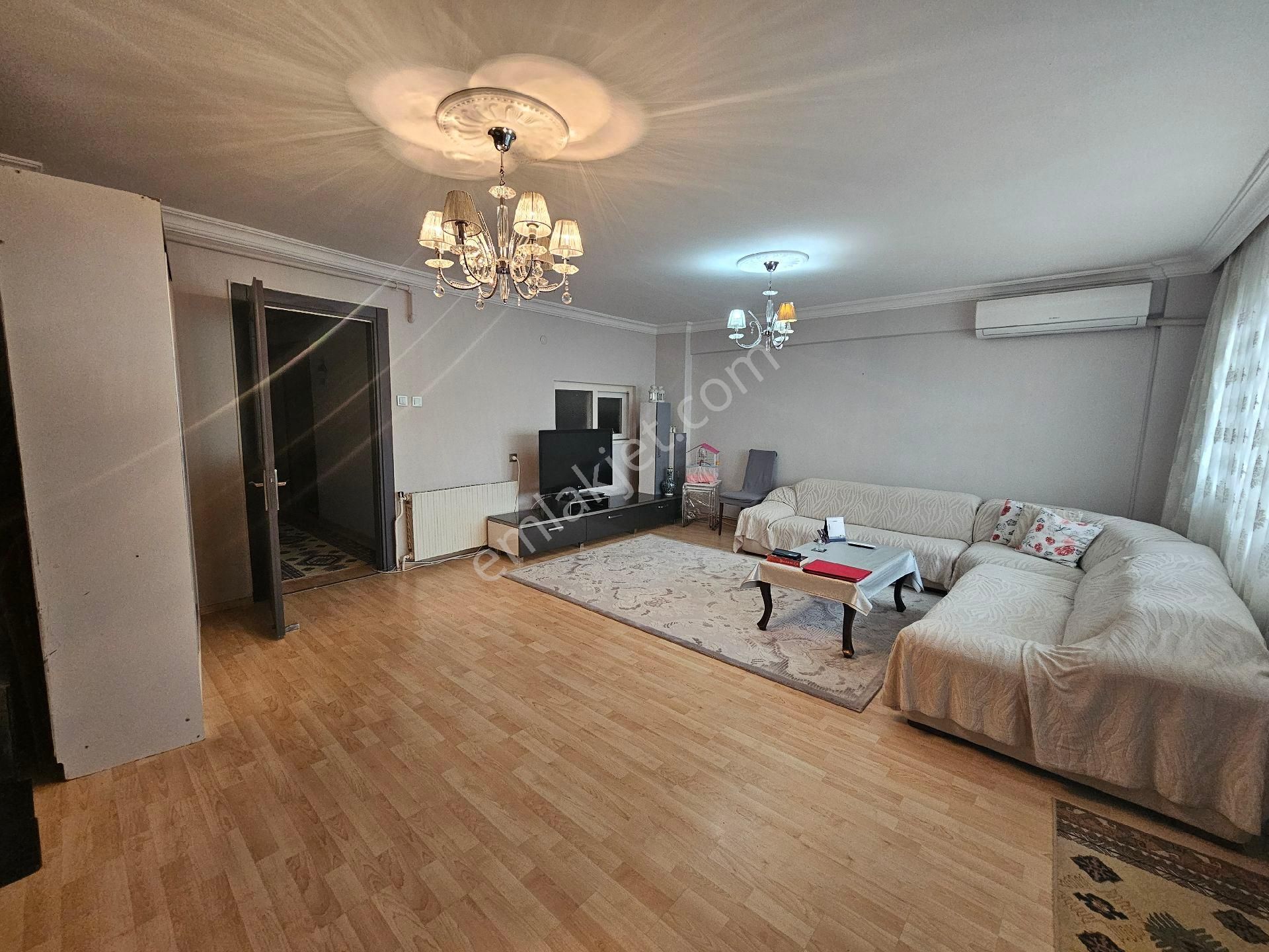 Bahçelievler Ordu Bulvarı Üzeri 3+1 | 146 M² Net | Asansörlü | Otoparklı | 35.000 Tl Kira Getirili - Görsel 3