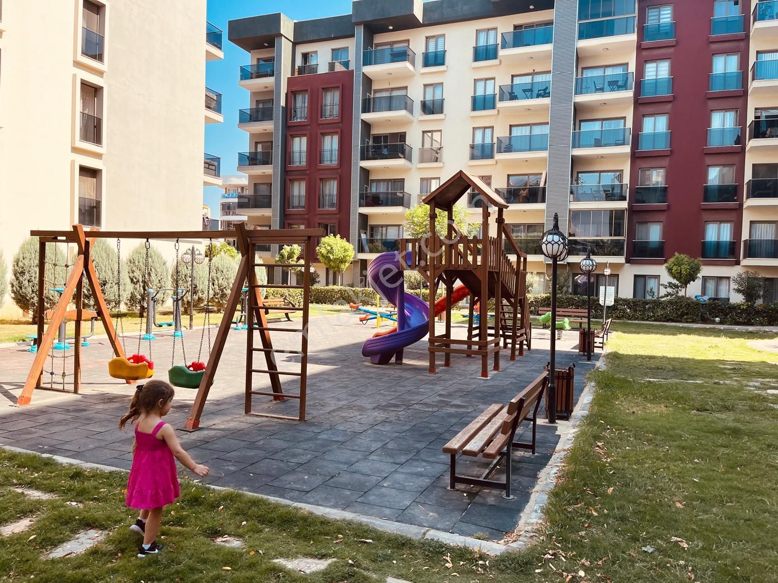 Torbalı Yedi Eylül Mah Havuzlu Site İçerisinde 1+1 Kiralık Daire - Görsel 34