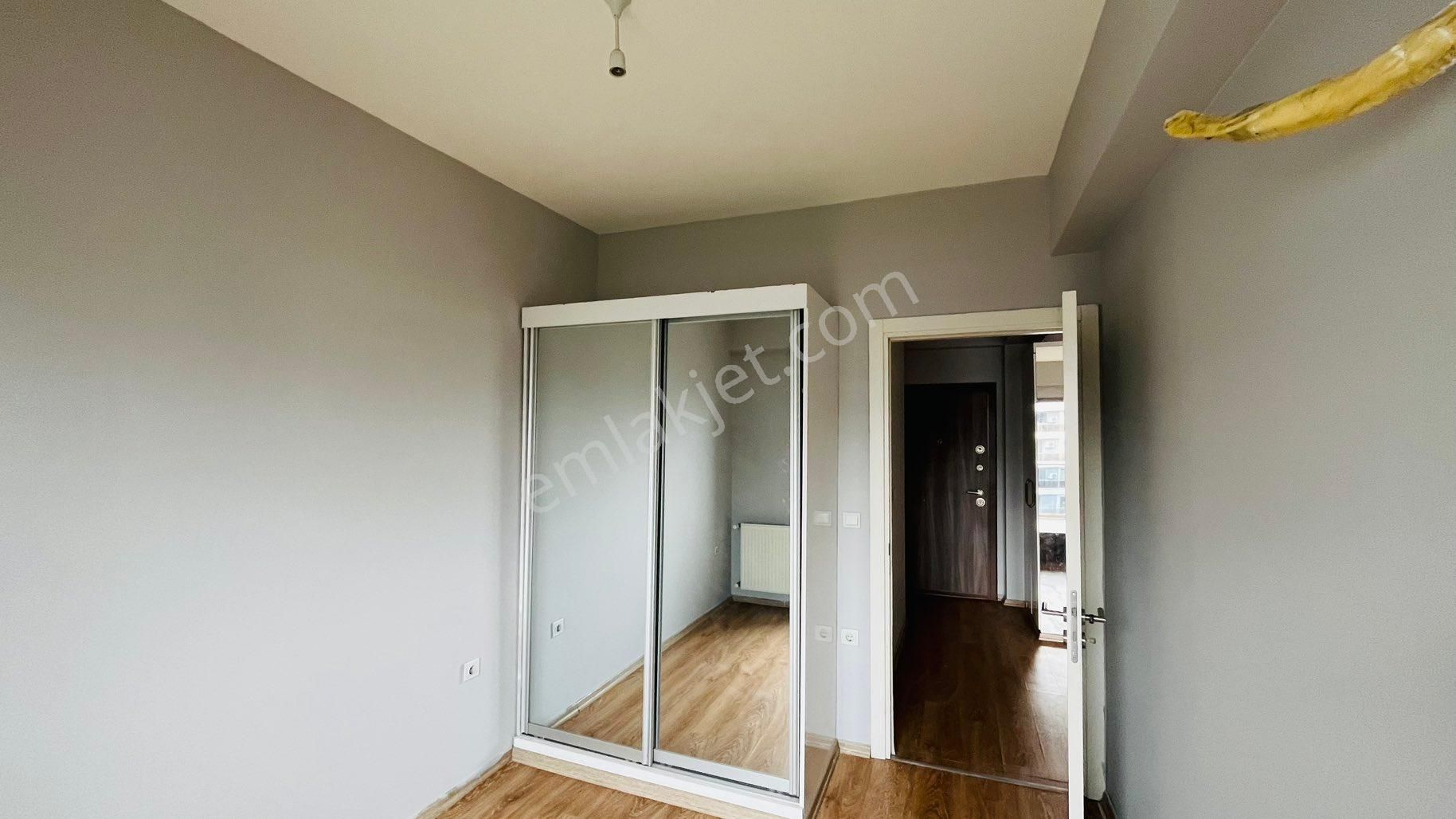 Torbalı Yedi Eylül Mah Havuzlu Site İçerisinde 1+1 Kiralık Daire - Görsel 17