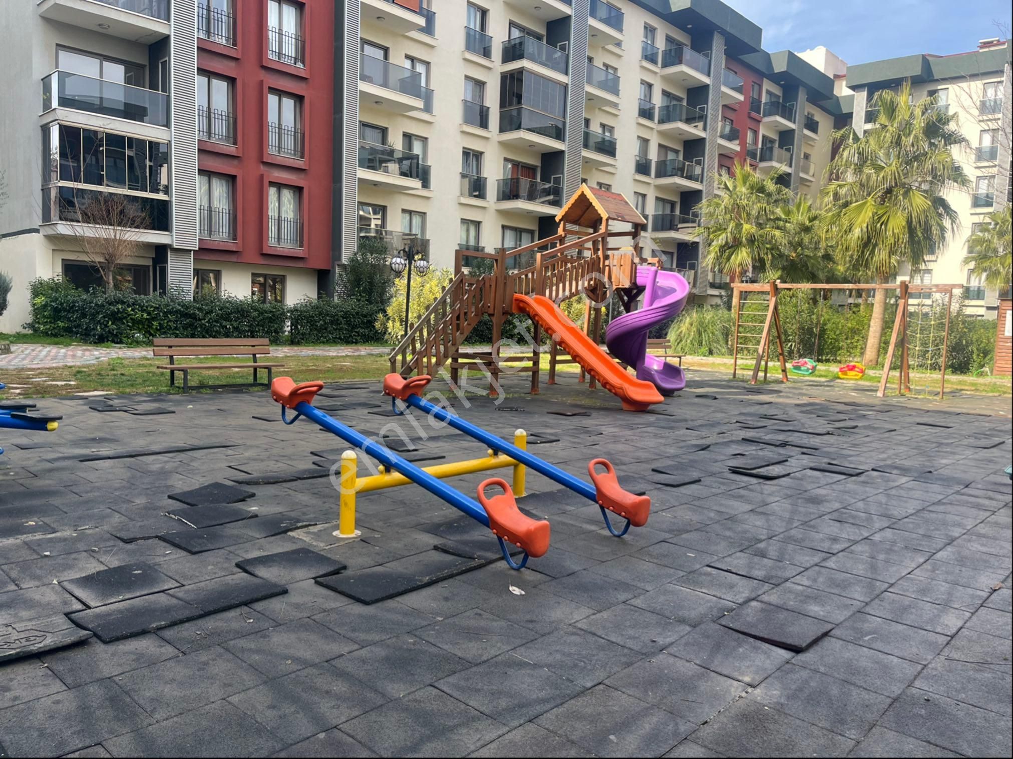 Torbalı Yedi Eylül Mah Havuzlu Site İçerisinde 1+1 Kiralık Daire - Görsel 24