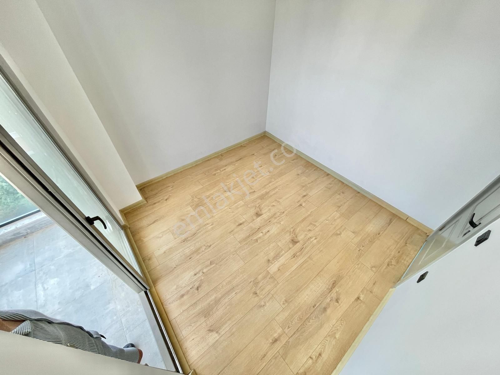 Berkay Demirel'den Altınkumda Lüks Sıfır 1+1 Daire - Görsel 30