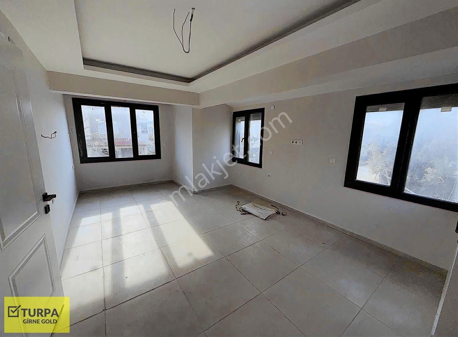 Urla Çamlıçayda Denize Komşu Müstakil Villa - Görsel 5