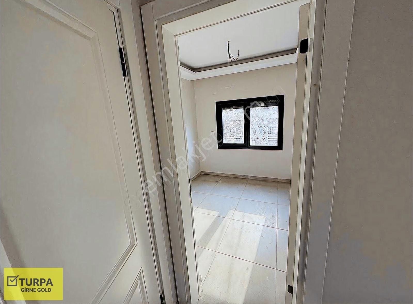 Urla Çamlıçayda Denize Komşu Müstakil Villa - Görsel 12