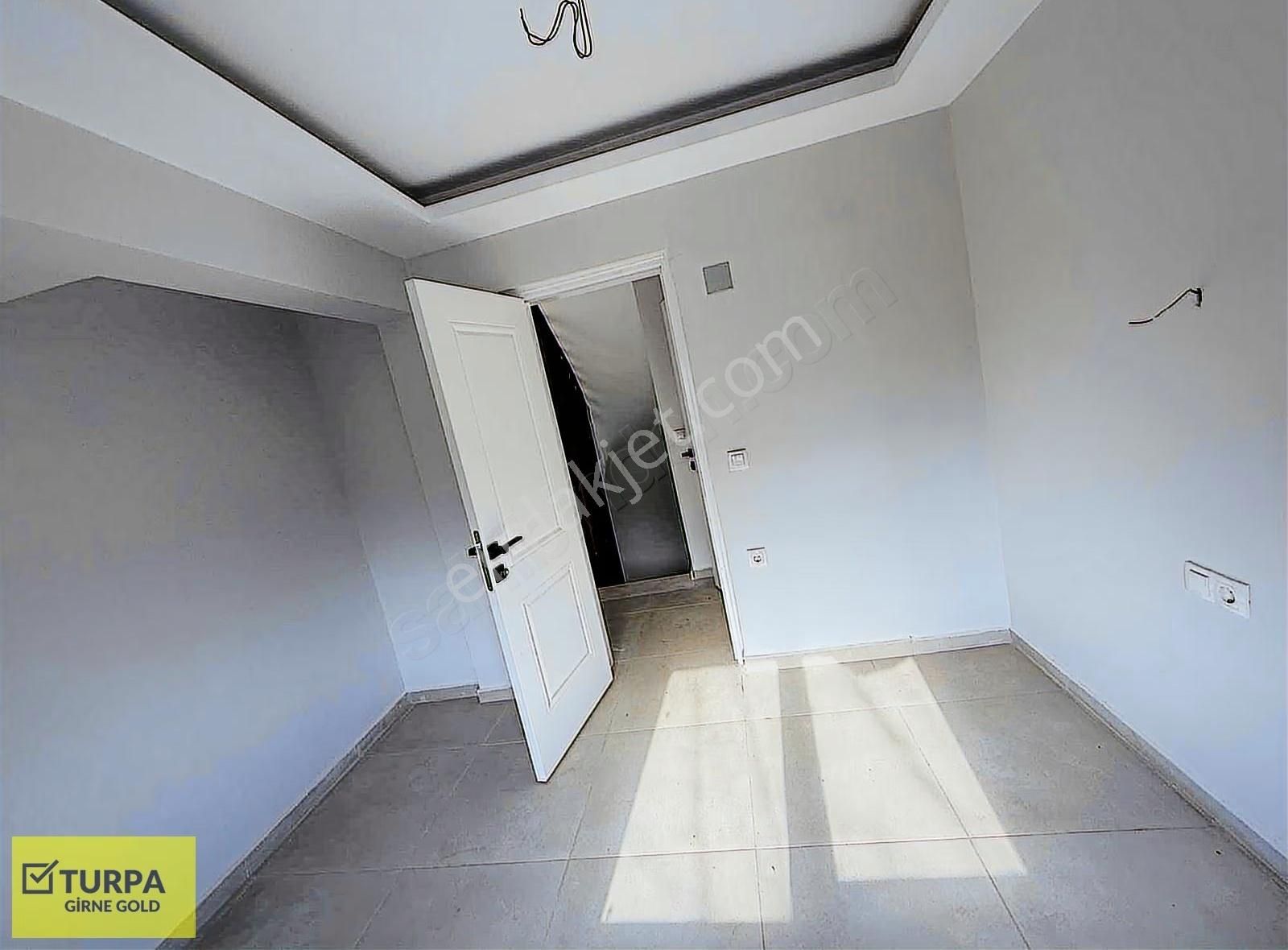 Urla Çamlıçayda Denize Komşu Müstakil Villa - Görsel 2