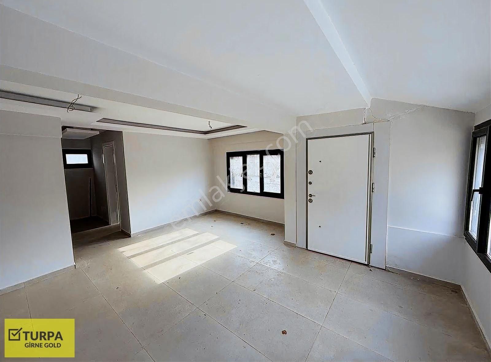 Urla Çamlıçayda Denize Komşu Müstakil Villa - Görsel 4