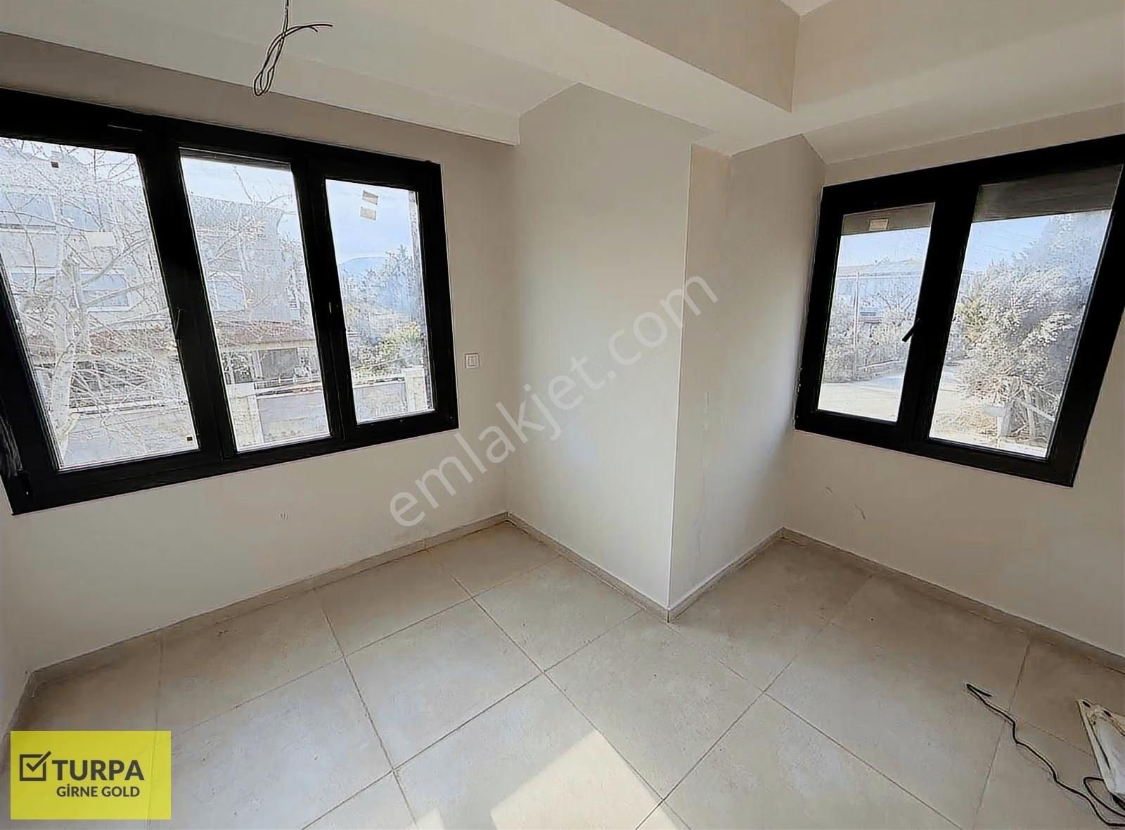 Urla Çamlıçayda Denize Komşu Müstakil Villa - Görsel 14