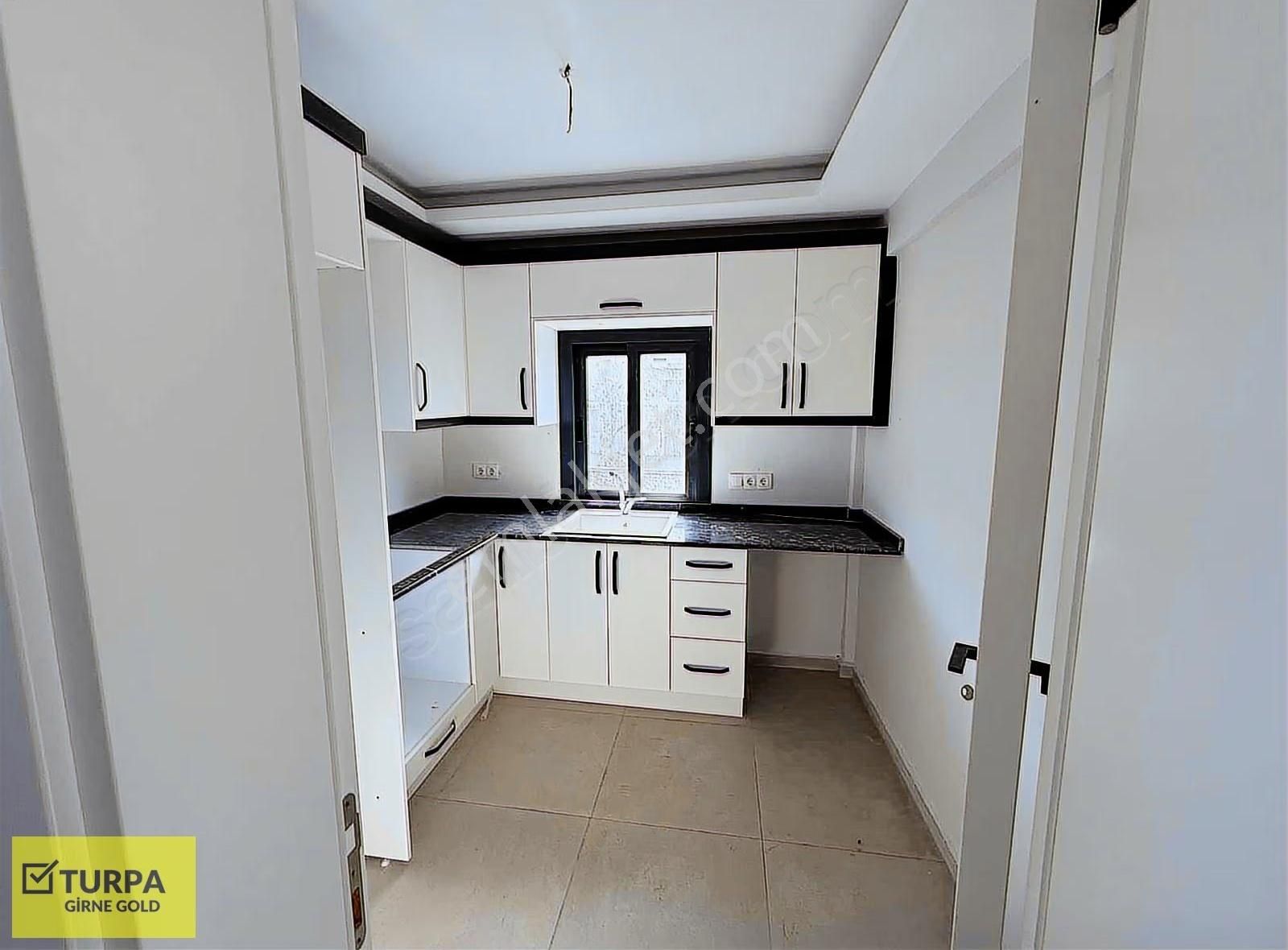 Urla Çamlıçayda Denize Komşu Müstakil Villa - Görsel 26