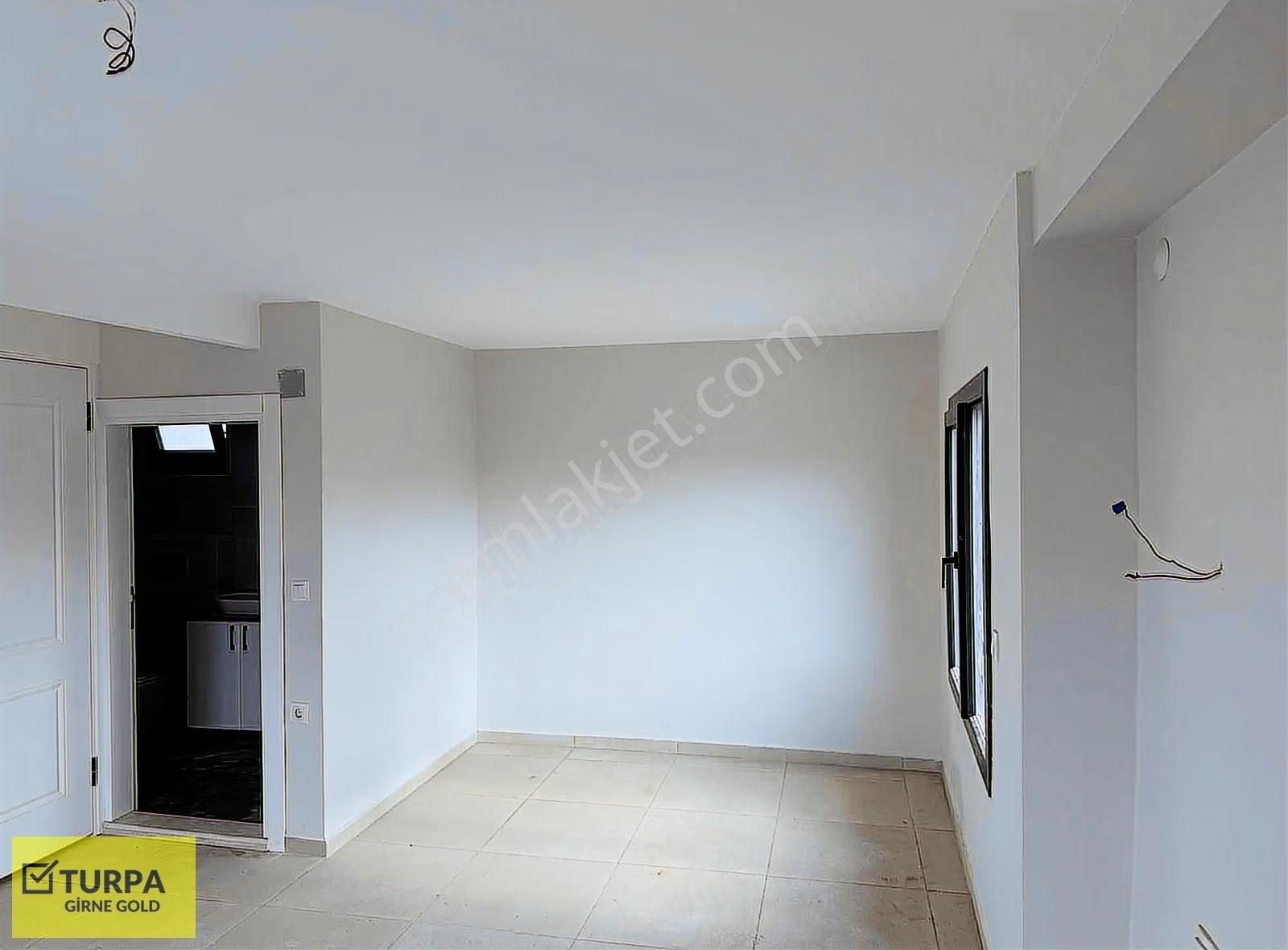 Urla Çamlıçayda Denize Komşu Müstakil Villa - Görsel 29