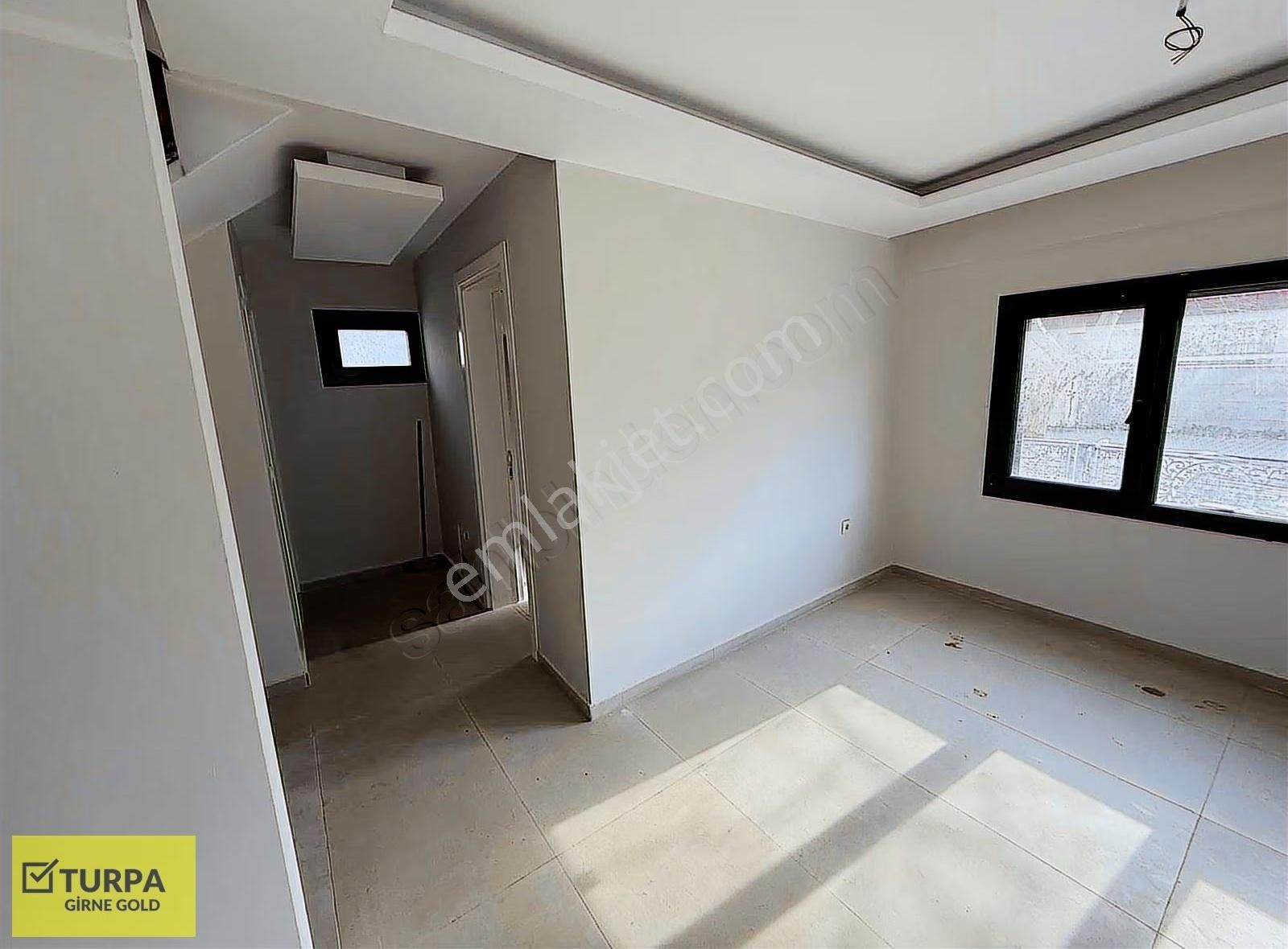 Urla Çamlıçayda Denize Komşu Müstakil Villa - Görsel 7