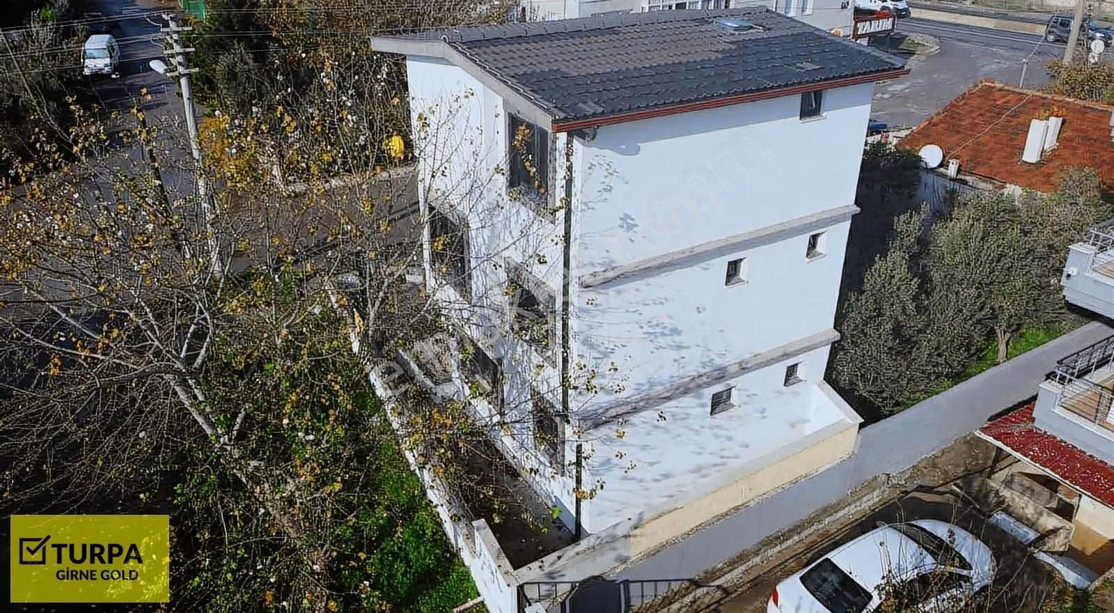 Urla Çamlıçayda Denize Komşu Müstakil Villa - Görsel 23