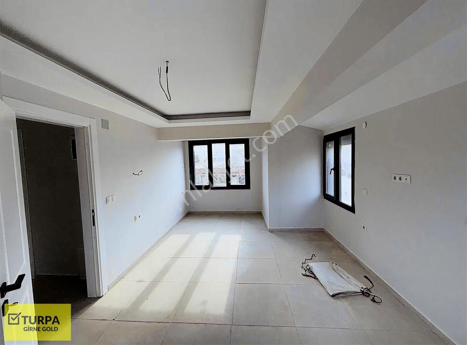 Urla Çamlıçayda Denize Komşu Müstakil Villa - Görsel 9