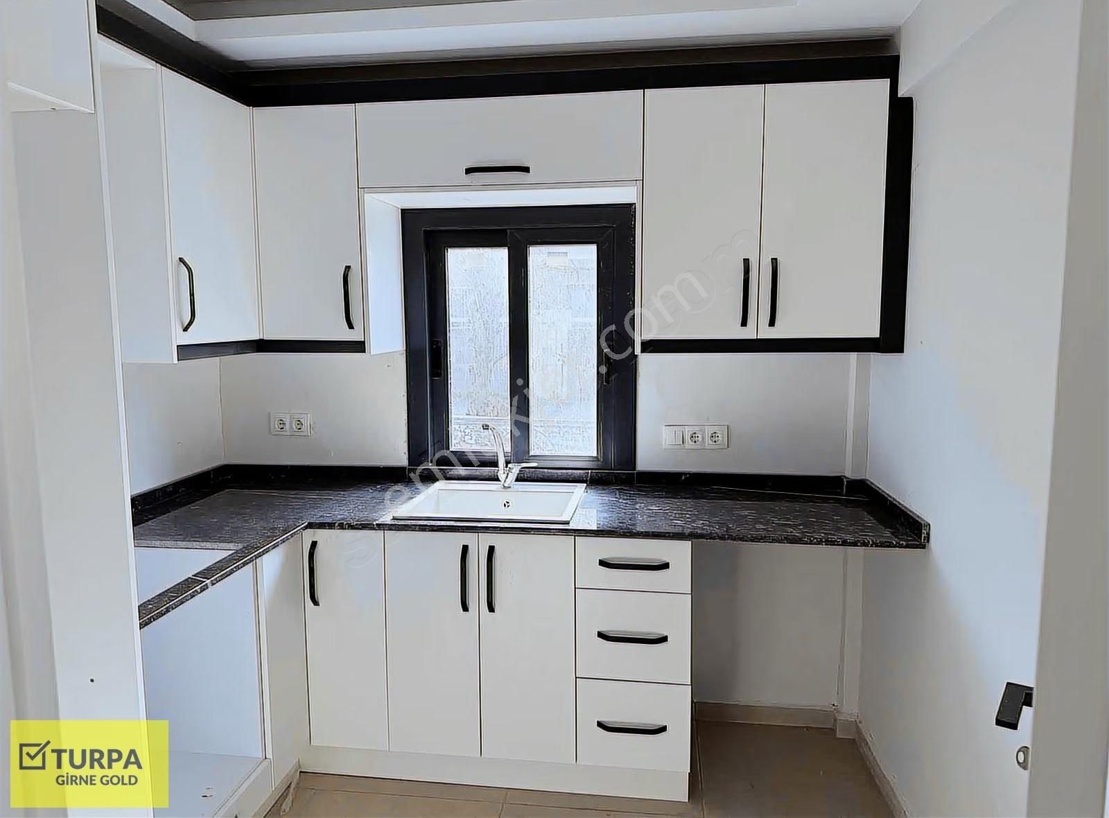 Urla Çamlıçayda Denize Komşu Müstakil Villa - Görsel 21