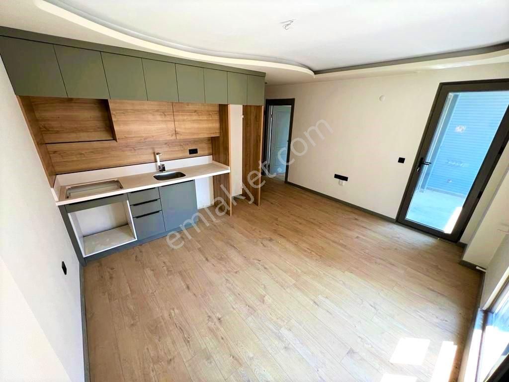 🏡 Referans'tan Akçay'da Şık Tasarımlı Sıfır Bina 1+1 Daire