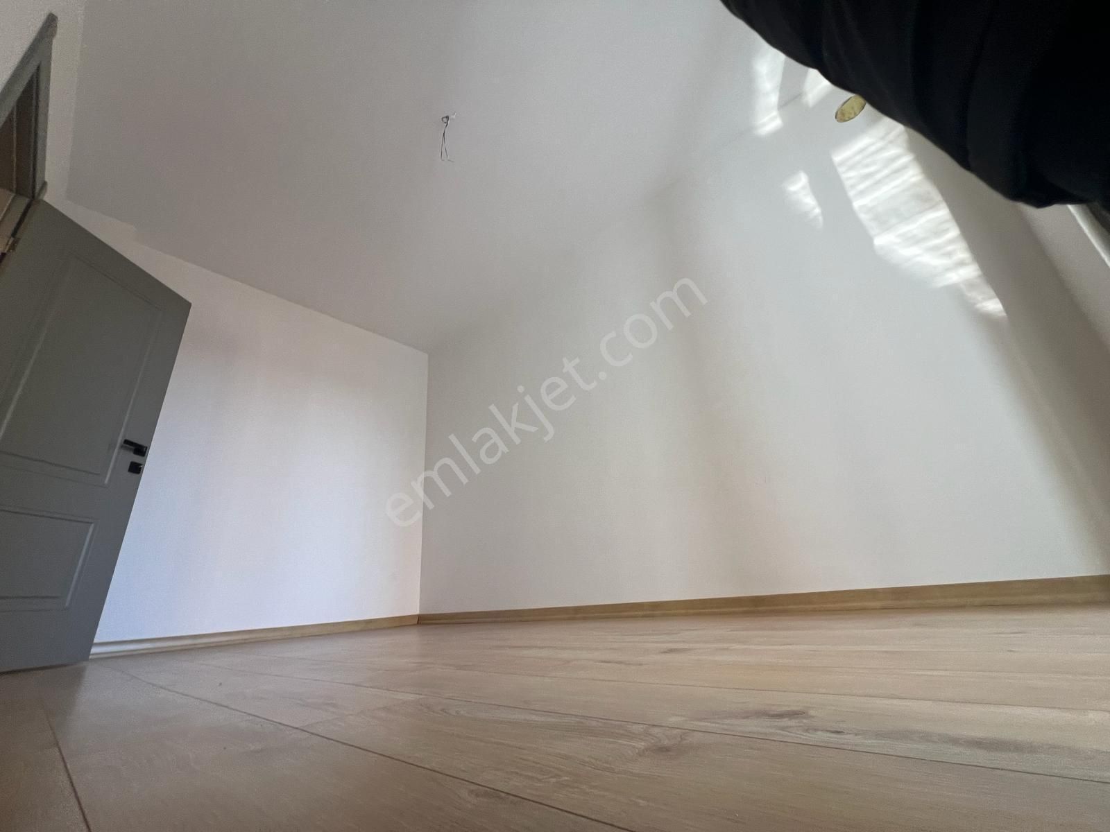 🏡 Referans'tan Akçay'da Şık Tasarımlı Sıfır Bina 1+1 Daire - Görsel 13