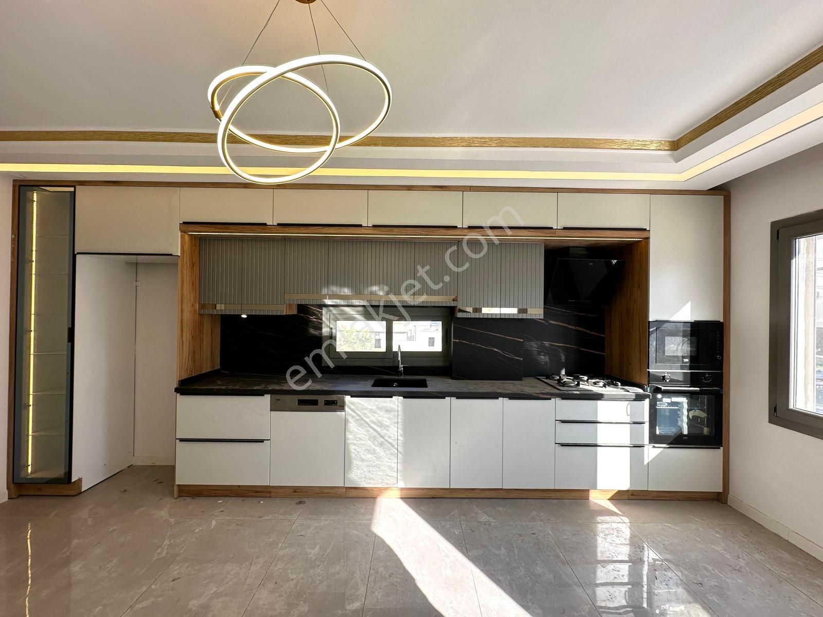 🏡 Referans'tan Akçay Merkez'de Lüx Yerden Isıtmalı 3+1 Daire