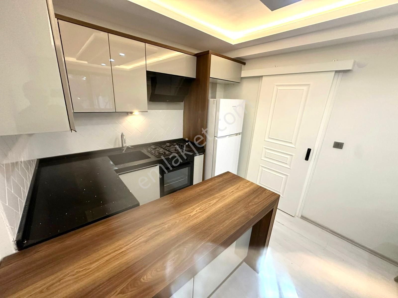 🏡 Referans'tan Akçay'da Full Eşyalı Şık Tasarımlı Denize 200 M 1+1 Daire - Görsel 8