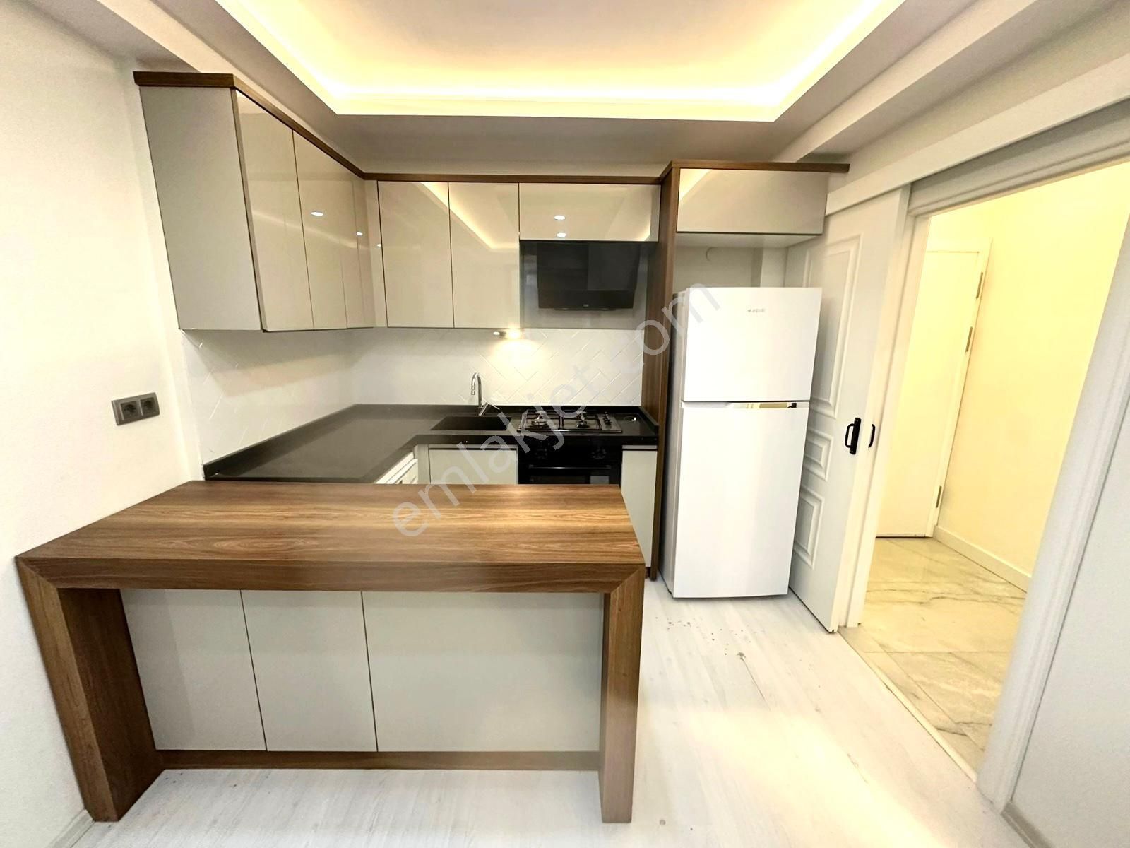 🏡 Referans'tan Akçay'da Full Eşyalı Şık Tasarımlı Denize 200 M 1+1 Daire