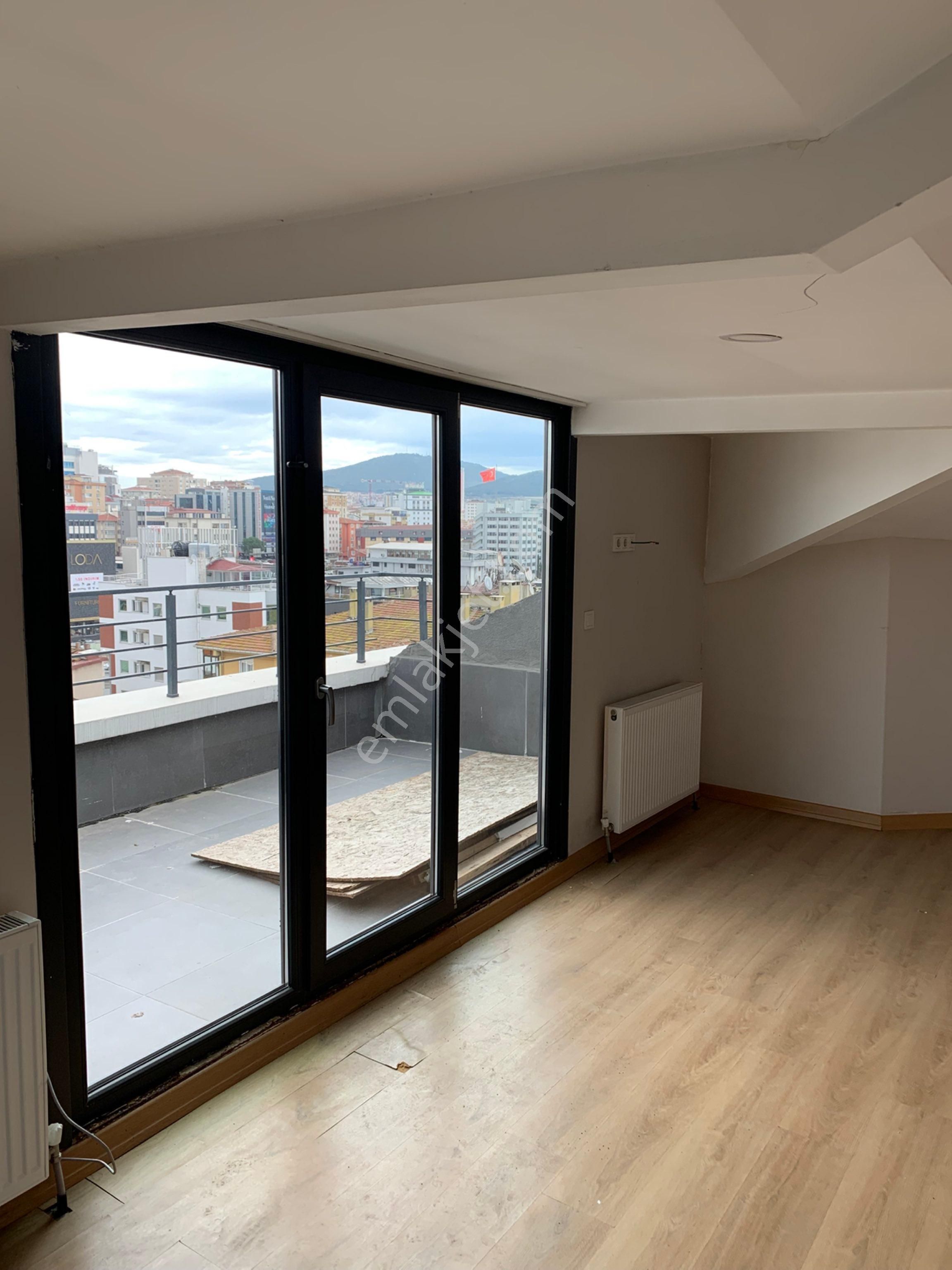 Kozyatağı’nda Harika Konumda Net 170 M2 4+1 Kiralık Dubleks Daire - Görsel 15