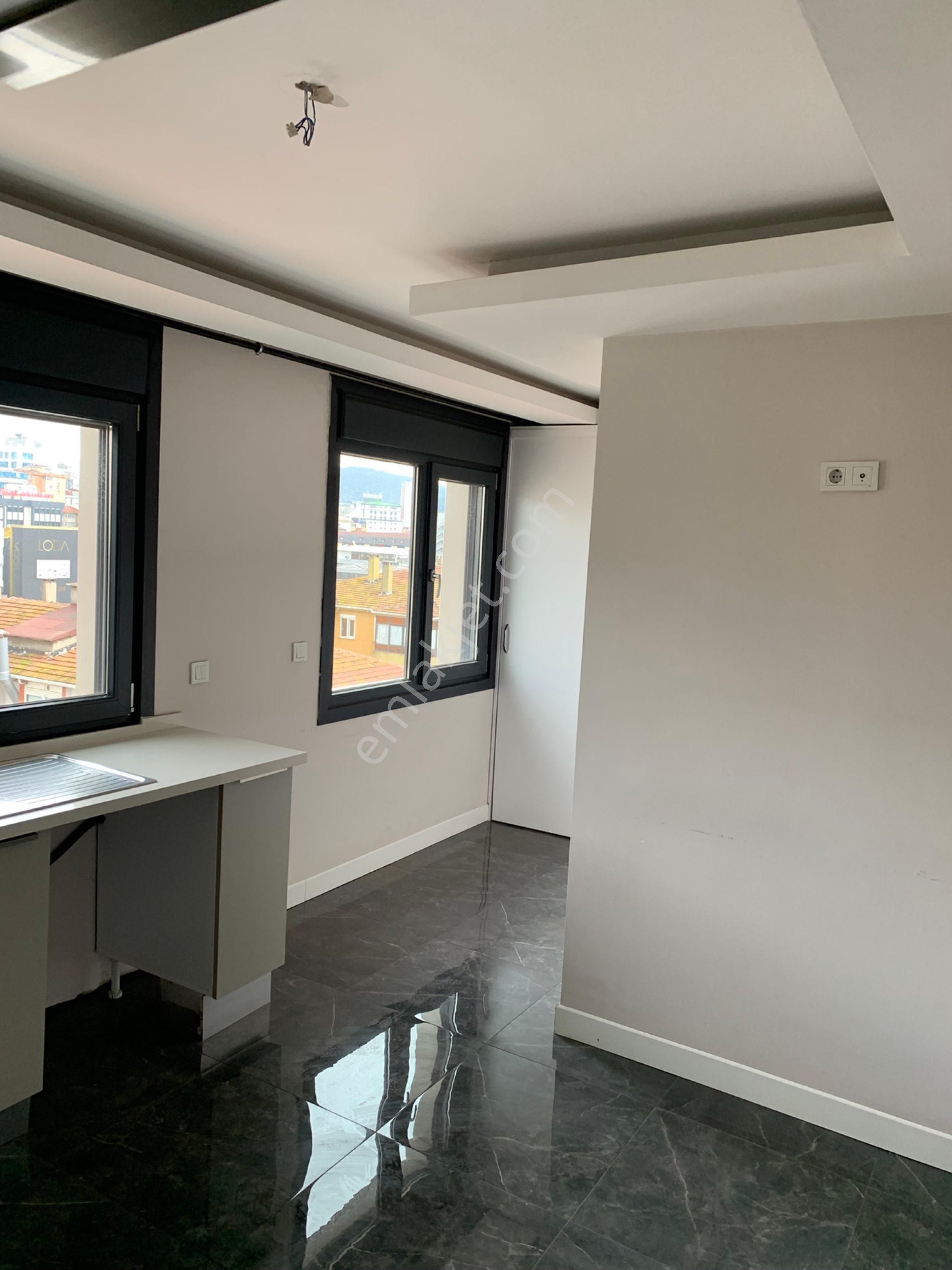 Kozyatağı’nda Harika Konumda Net 170 M2 4+1 Kiralık Dubleks Daire - Görsel 3
