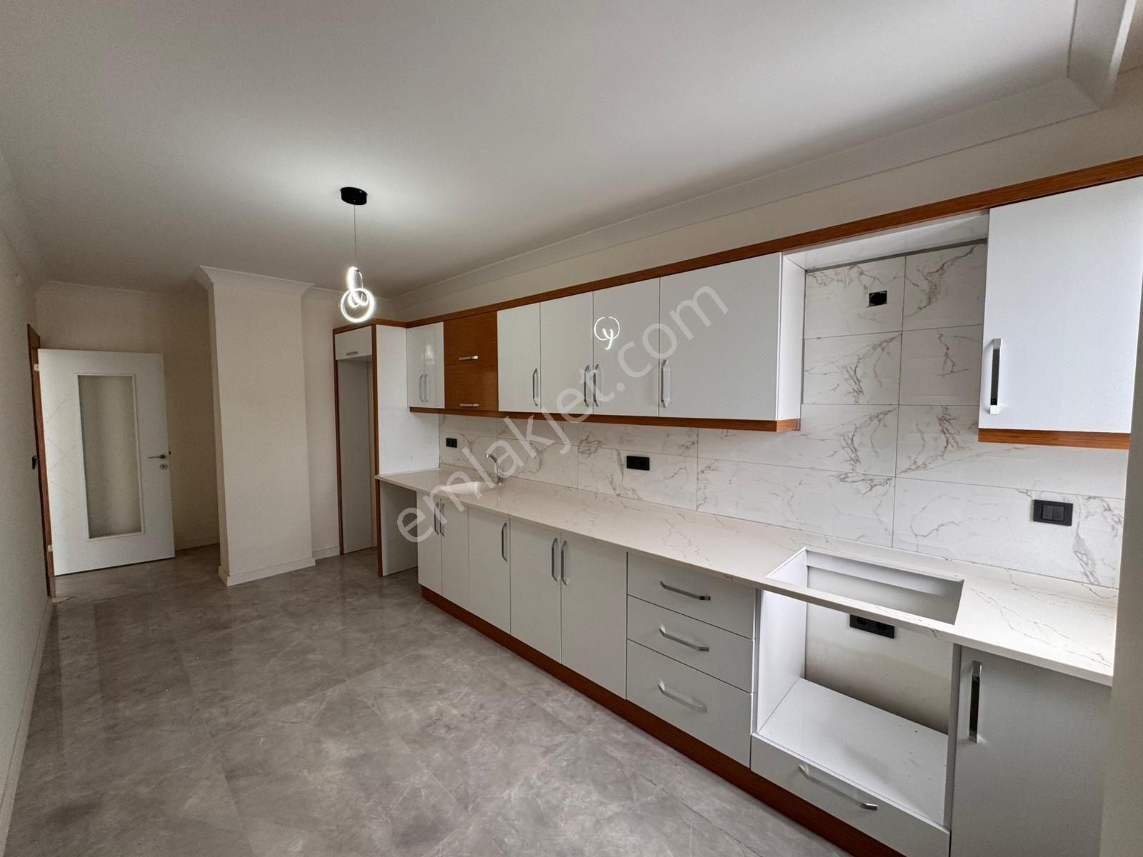 Didim Efeler Mah. Havuzlu Sitede 2+1 Ayrı Mutfak Satılık Daire - Görsel 9