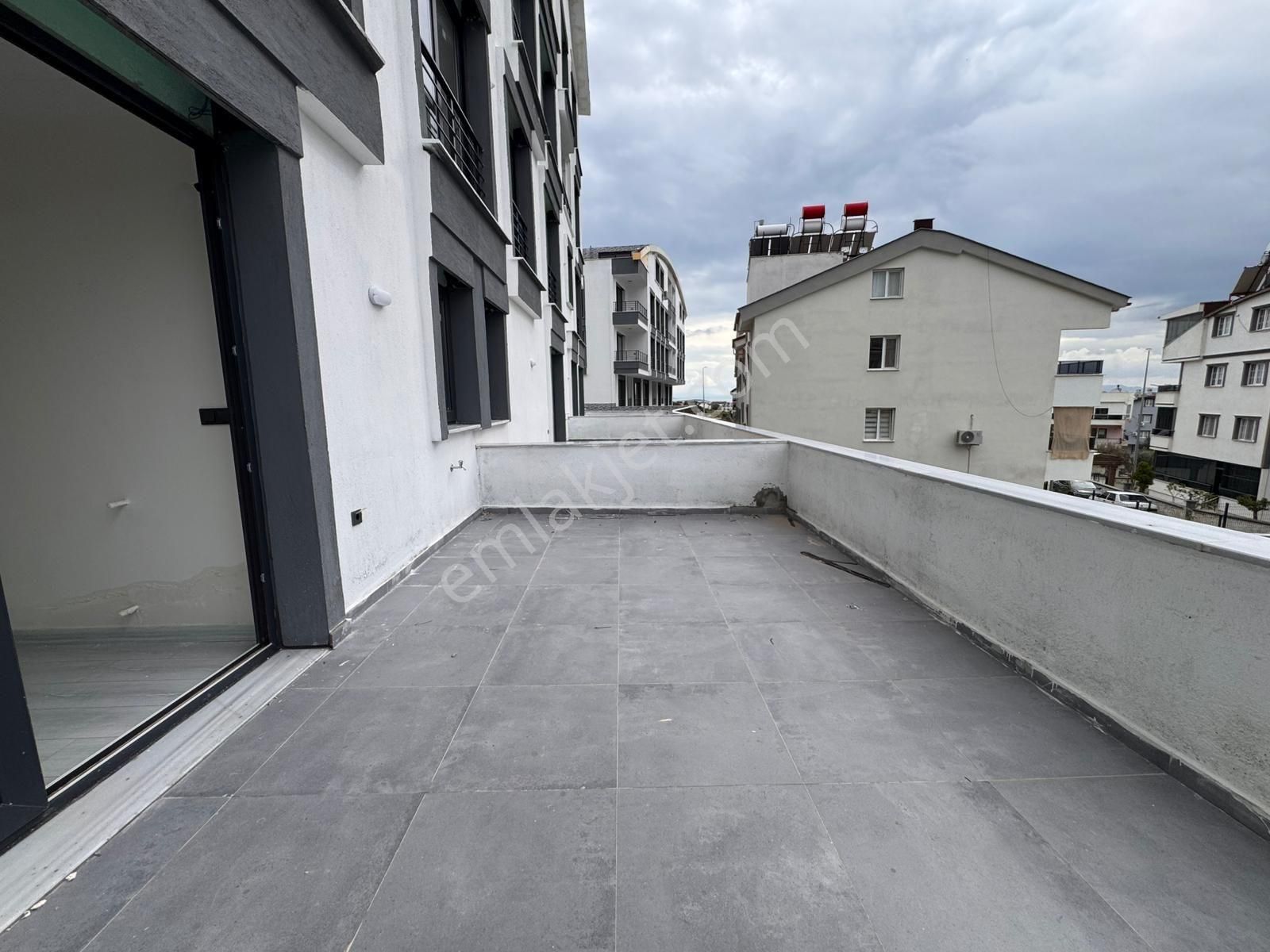 Didim Efeler Mah. Havuzlu Sitede 2+1 Ayrı Mutfak Satılık Daire - Görsel 5