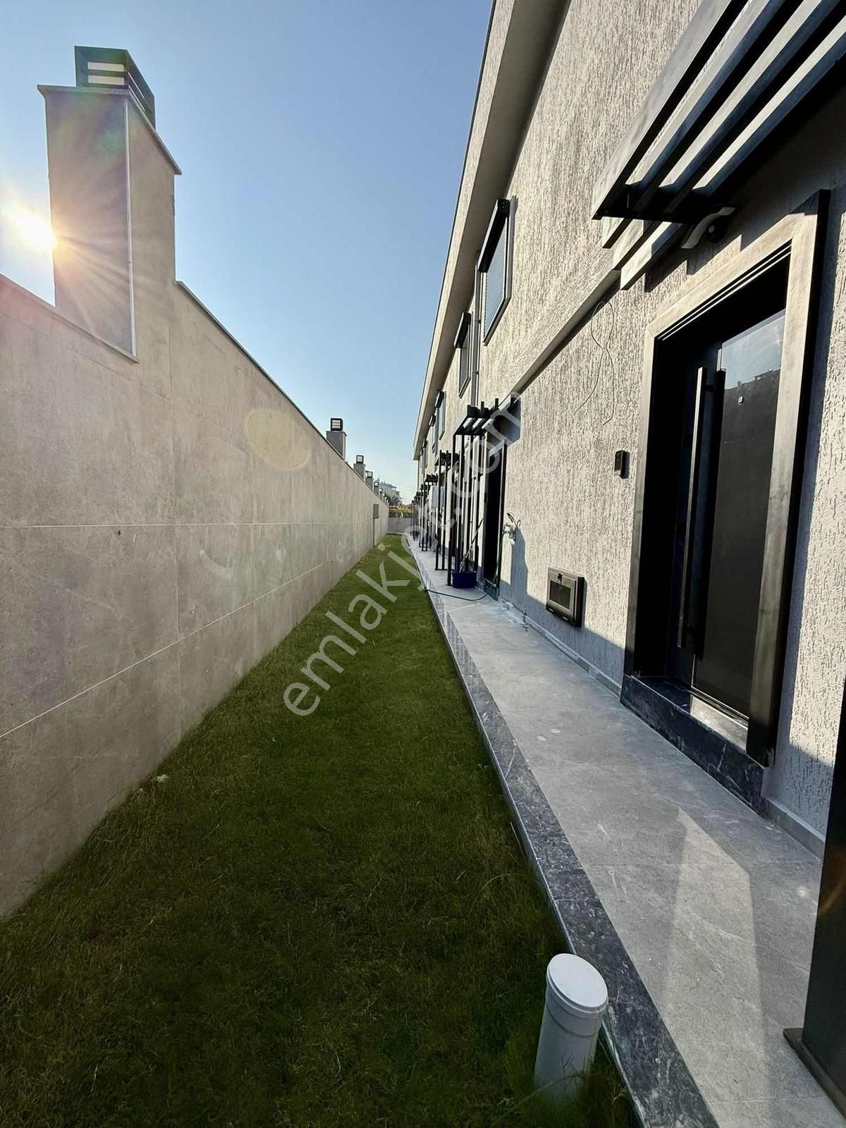 Kuşadası Güzelçamlı'da Havuzlu Satılık 2+1 Sıfır Eşyalı Yazlık - Görsel 21