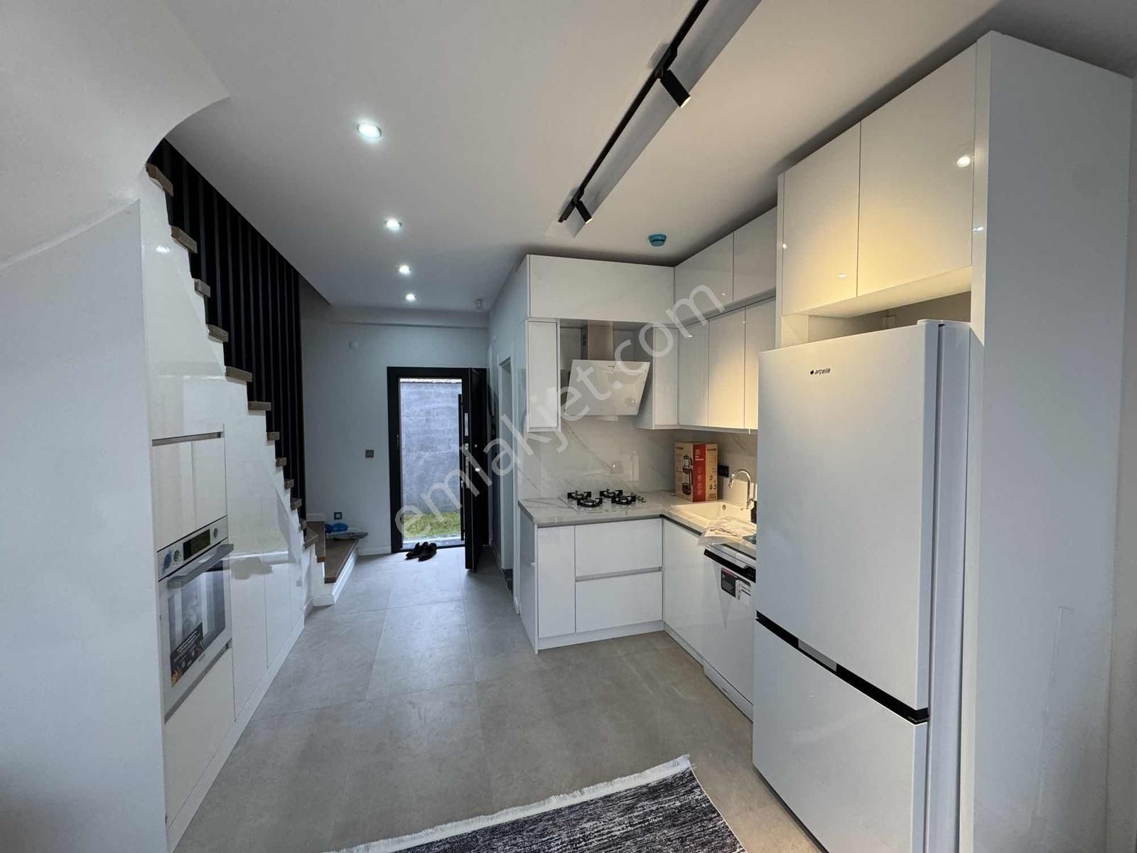 Kuşadası Güzelçamlı'da Havuzlu Satılık 2+1 Sıfır Eşyalı Yazlık - Görsel 7