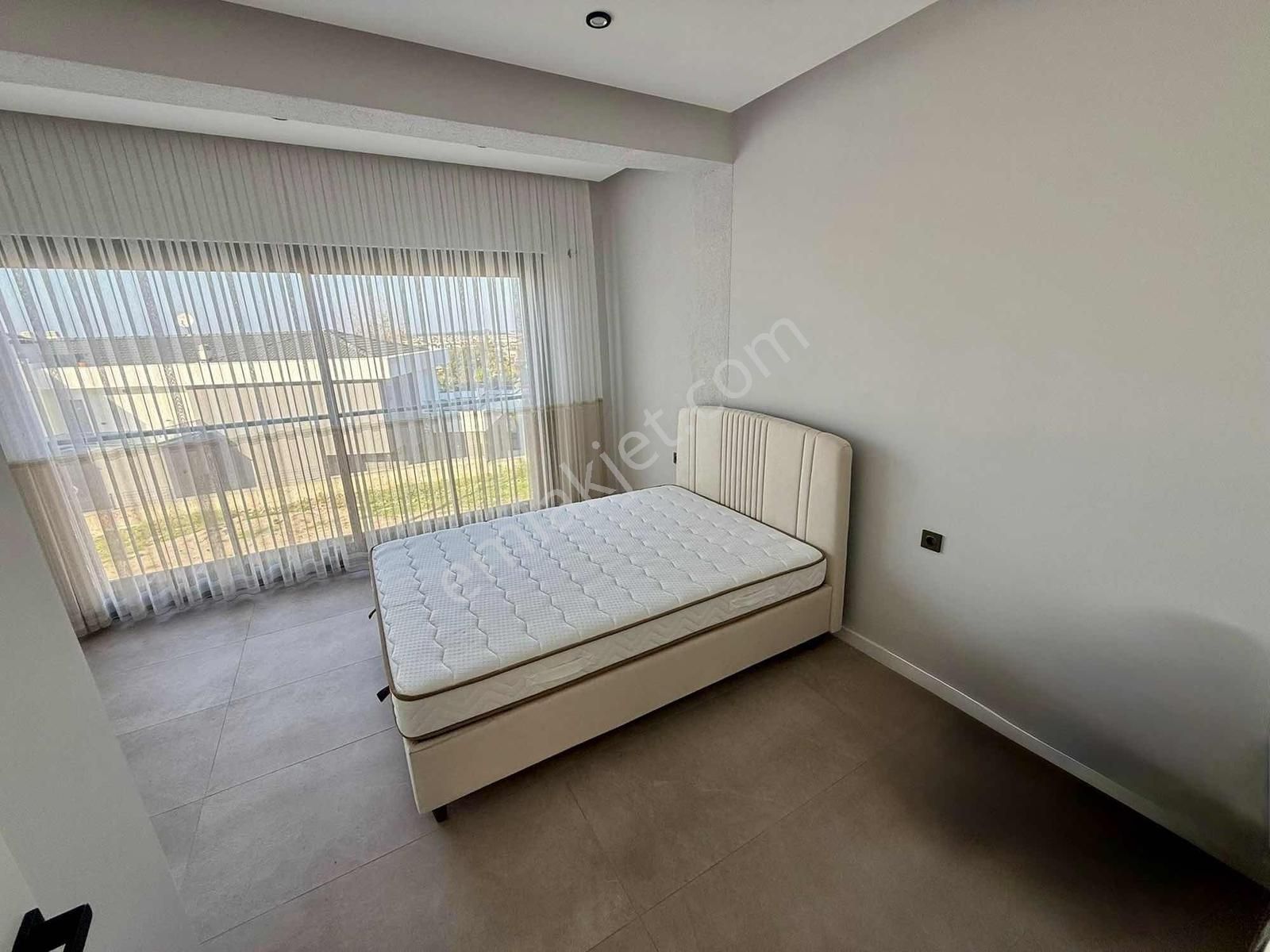 Kuşadası Güzelçamlı'da Havuzlu Satılık 2+1 Sıfır Eşyalı Yazlık - Görsel 22