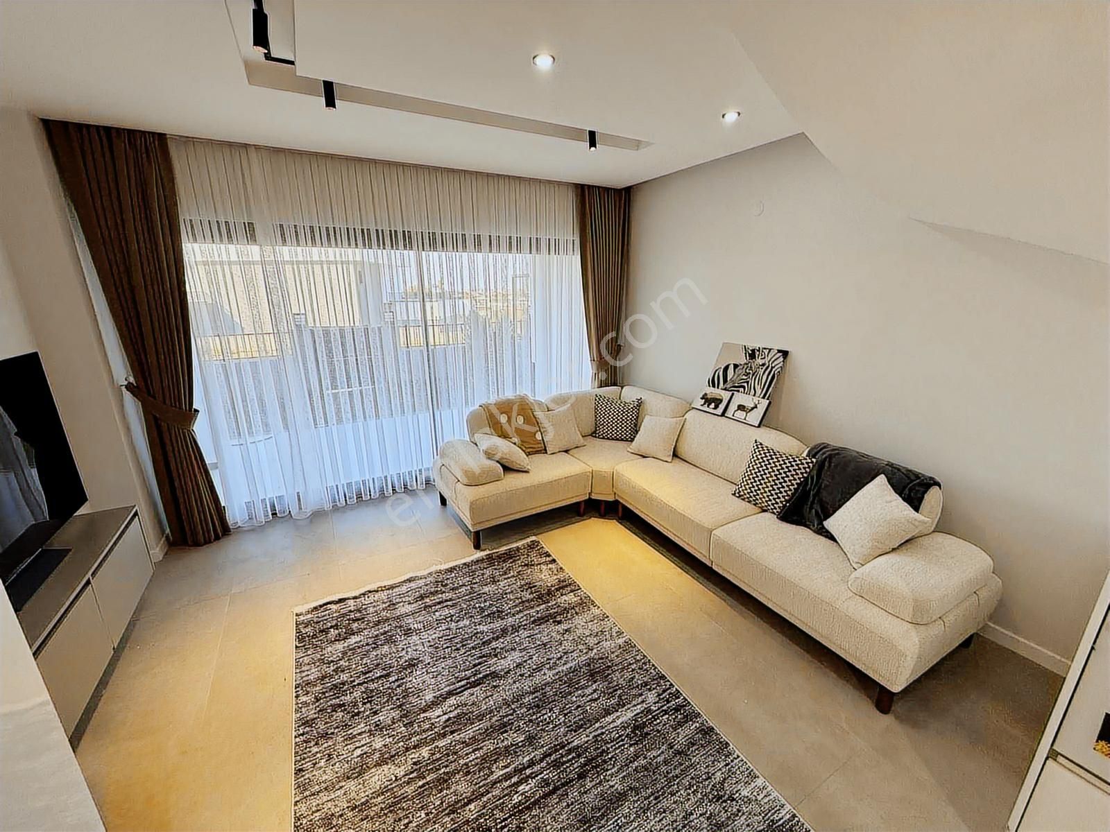 Kuşadası Güzelçamlı'da Havuzlu Satılık 2+1 Sıfır Eşyalı Yazlık - Görsel 9