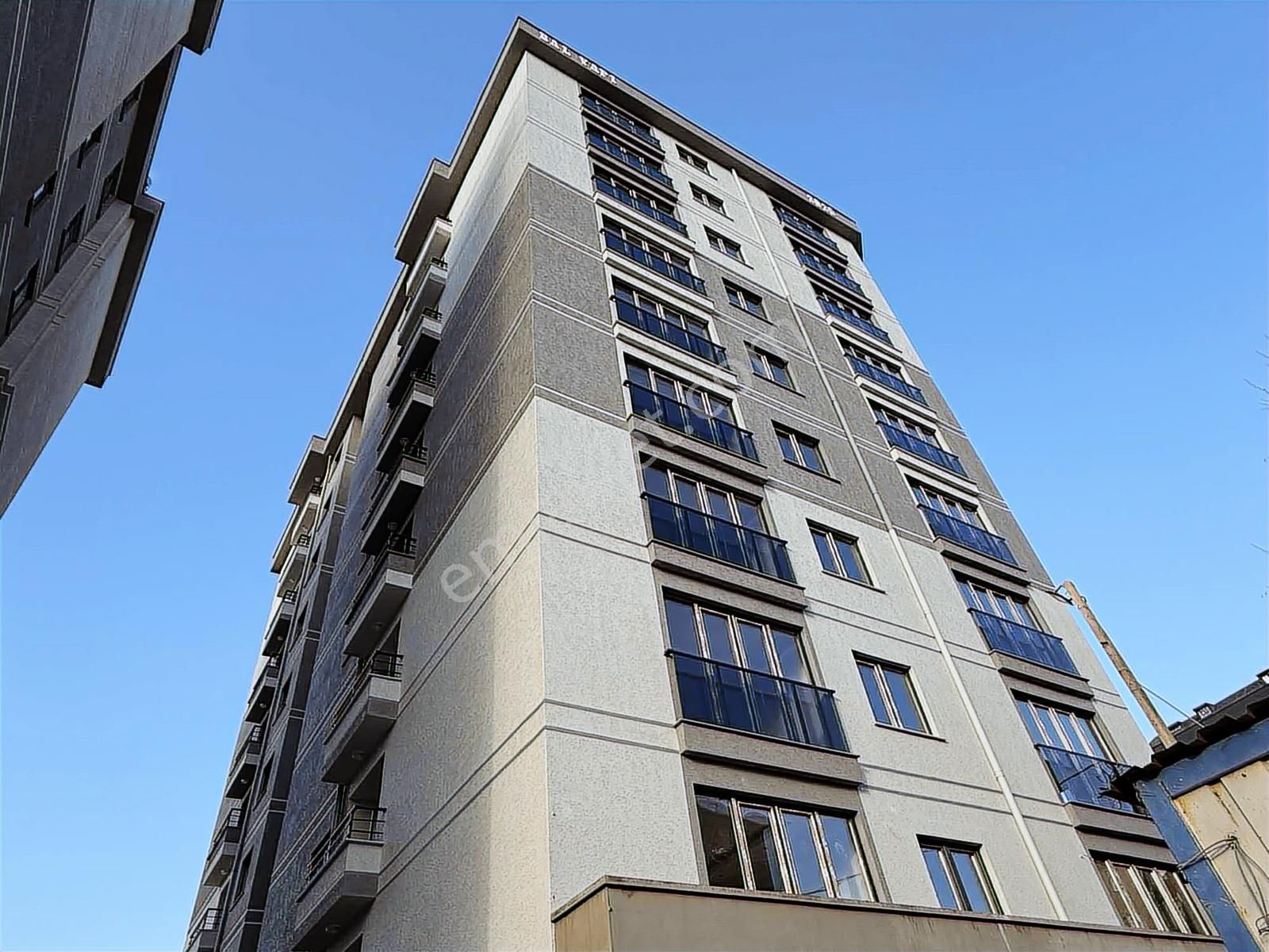 Satılık 1+1 Daire Marmara Hastanesi Ve Metroya Yakın Lokasyon