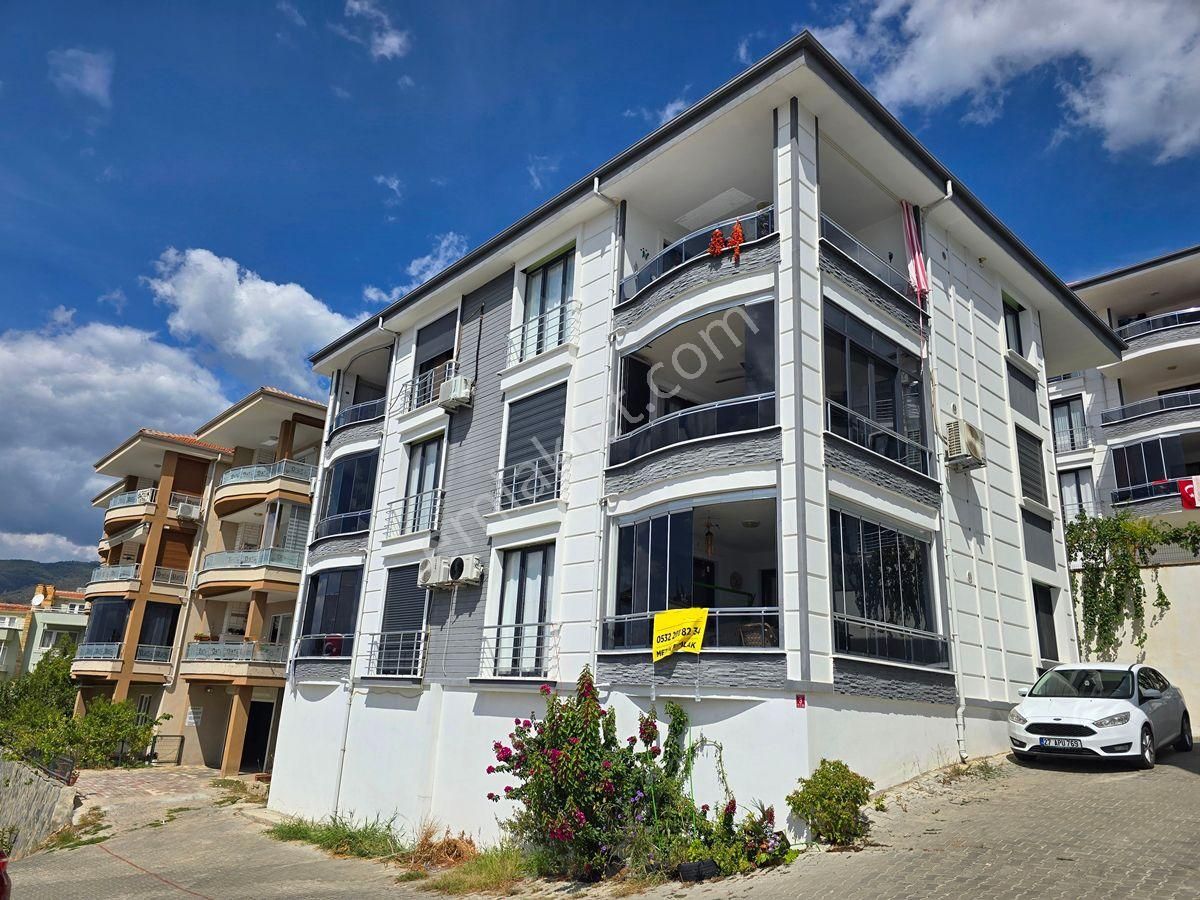 Altınoluk’ta Deniz Manzaralı, Denize 150 M, Ayrı Mutfaklı 2+1