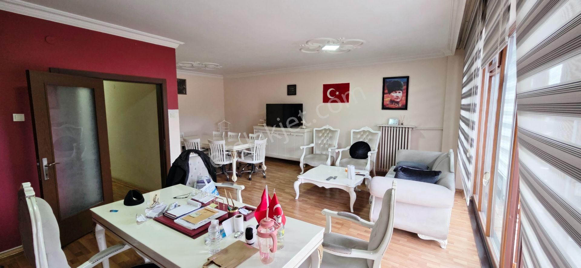 Ankaranın Merkezi Eti Mh. Gmk Blv. Üzerinde 3+1 Daire - Görsel 17