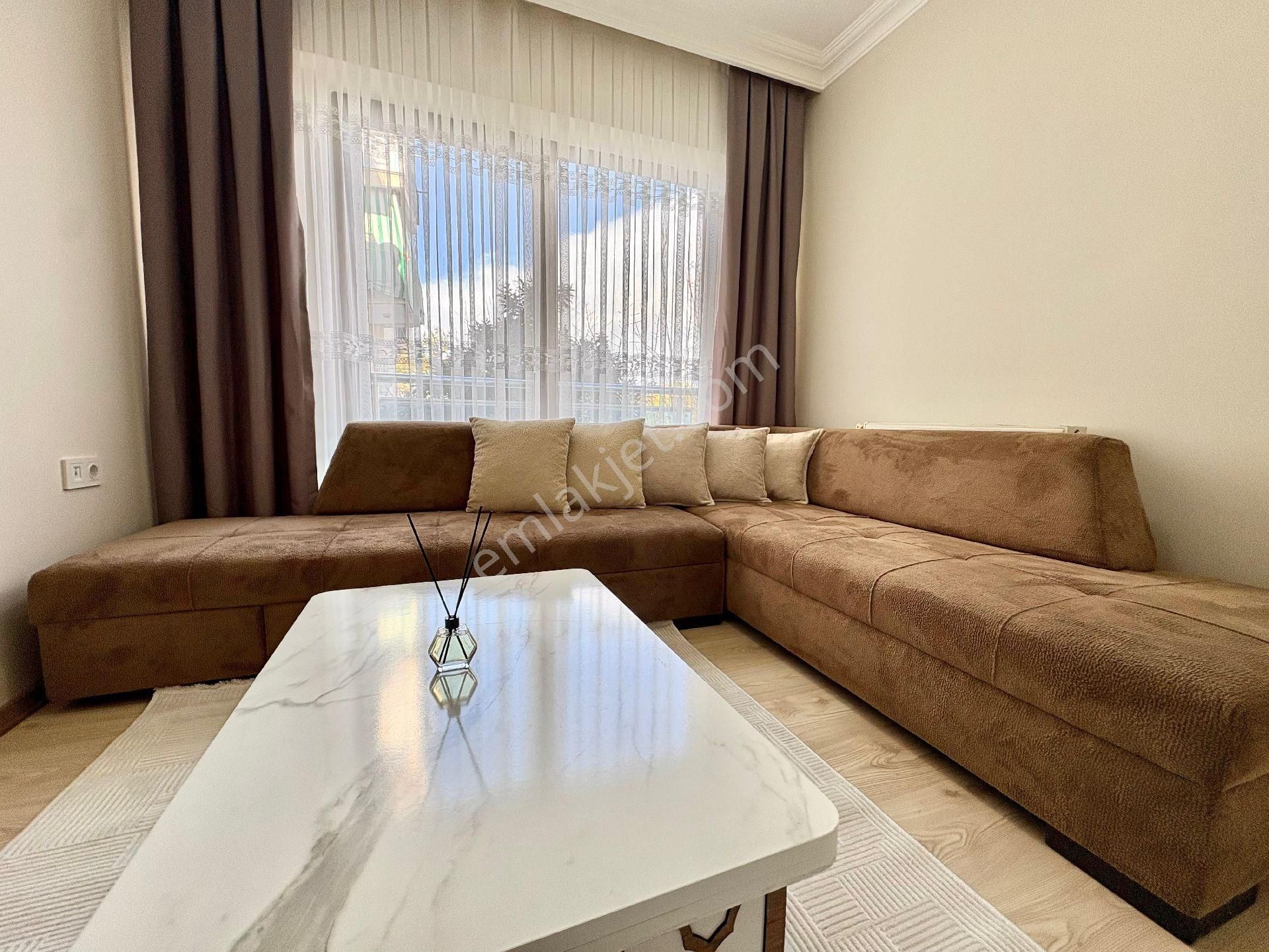 Kınıklı Mahallesi Bursa Caddesinde Ara Kat 2+1 Apart