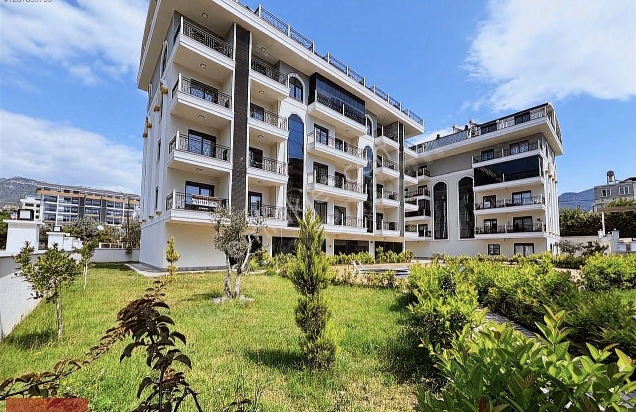 Alanya Oba'da Yeni Site İçerisinde Mobilyalı Satılık 1+1 Daire