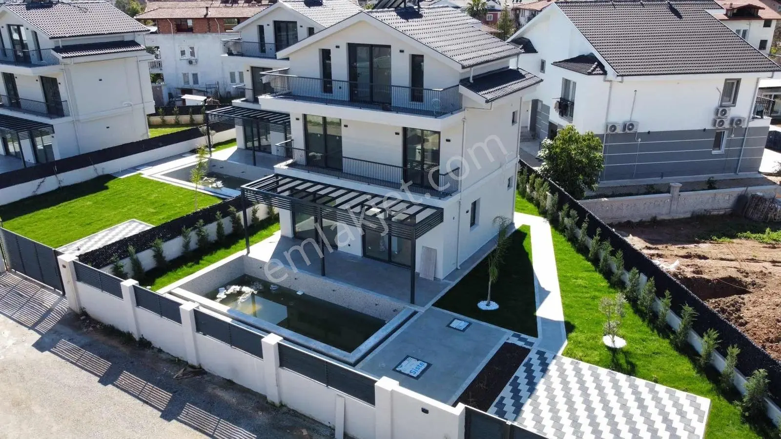 Fethiye Kara Gedik Mahallesinde Plaja Yakın Villa - Görsel 3