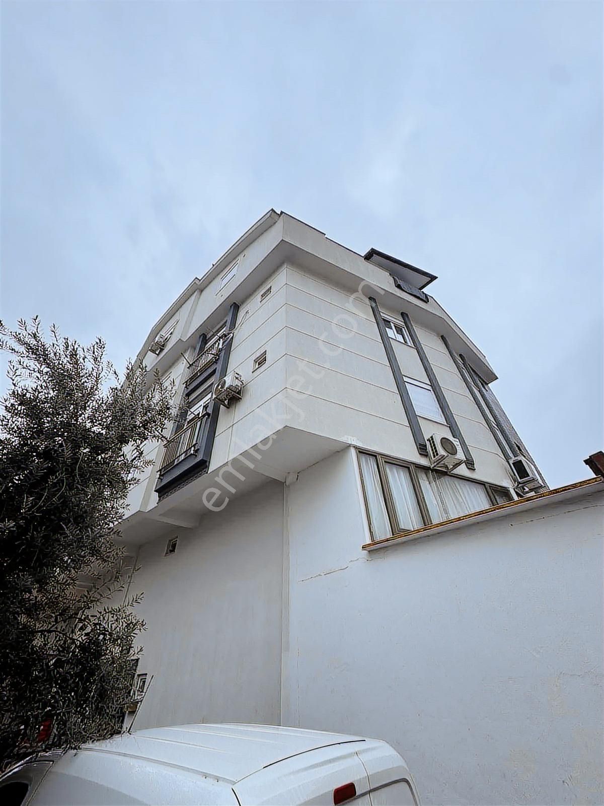 A K Mutludan Ahatlı 75.yıl Caddesinde Eşyalı 1+1 Ara Kat