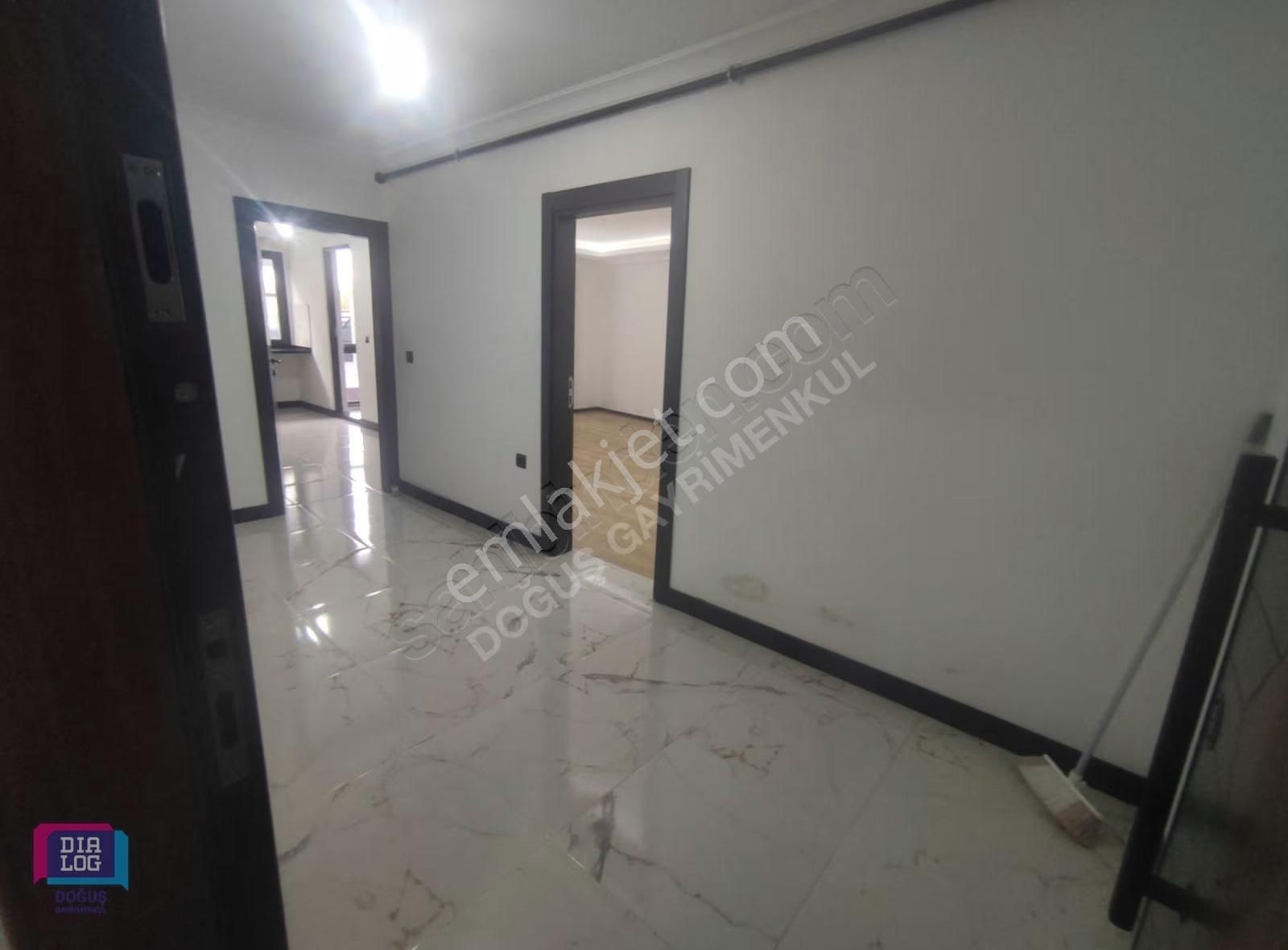 Emirkent Sitesi Havuzlu Kapalı Otoparklı 2+1net113m2 Ayrı Mutfak - Görsel 2