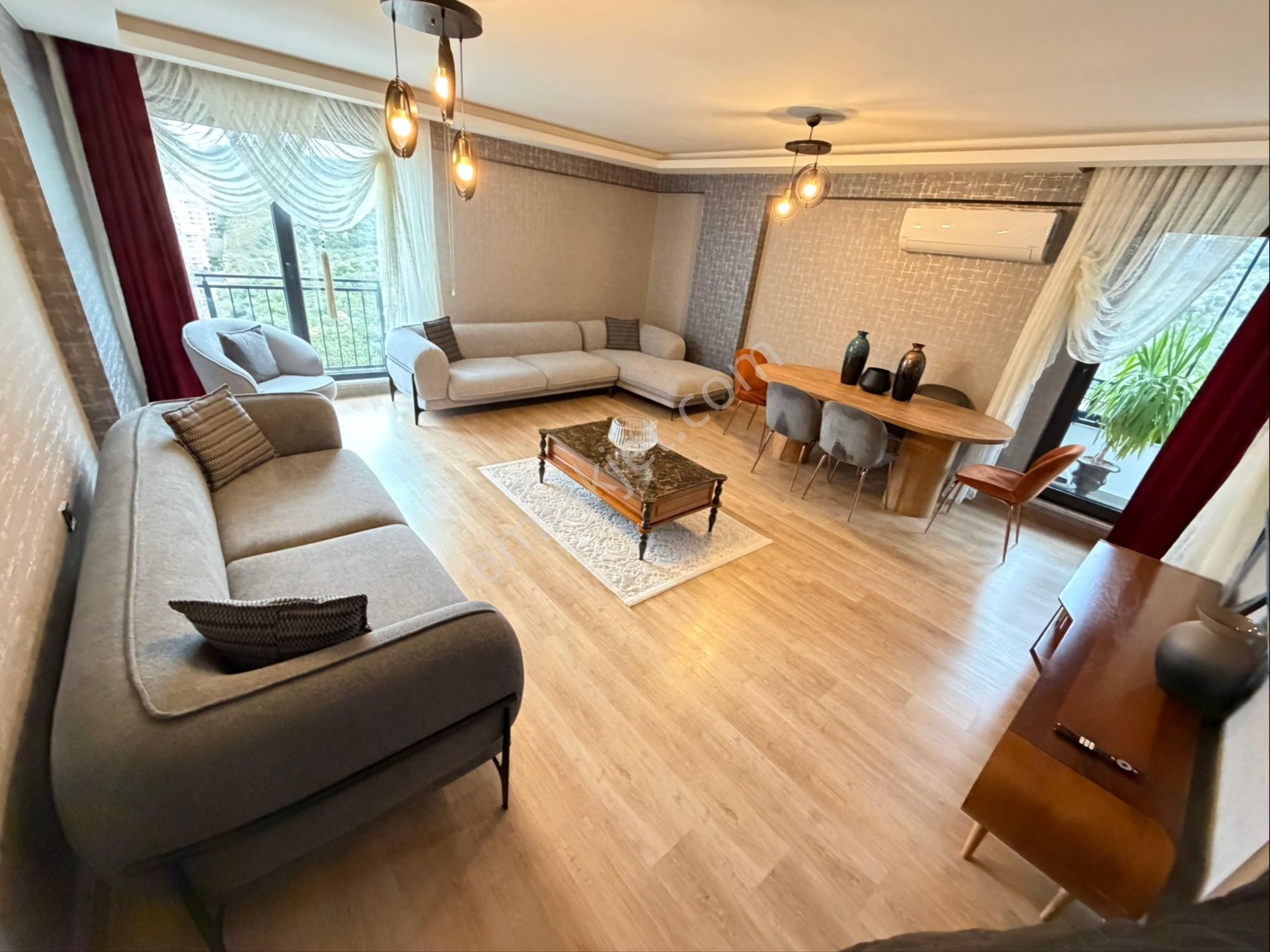 Tırpan Gayrimenkulden Halitpaşa Mah. 3+1 220m2 Ultra Lüx Dublex Daire
