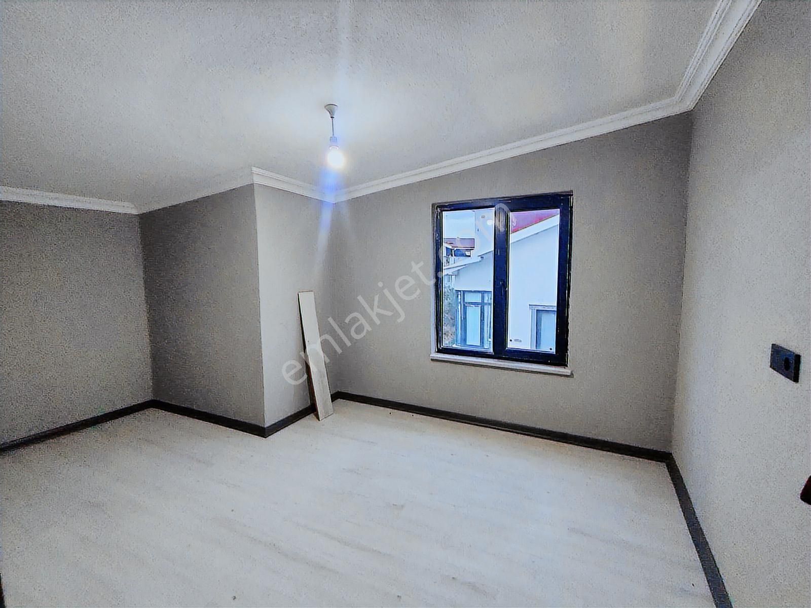 Büyük Bahçeli*4+1*kanalizasyonlu*cadde Cepheli 'kartallardan' - Görsel 8