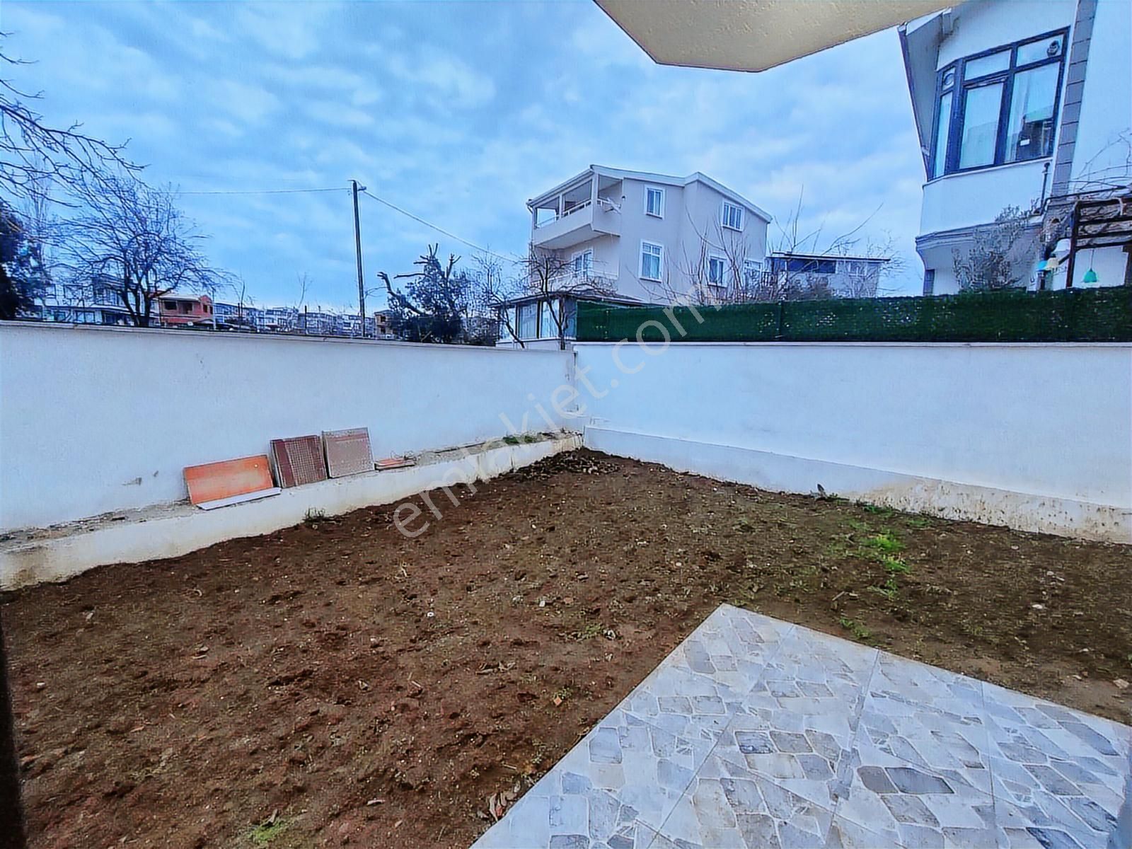 Büyük Bahçeli*4+1*kanalizasyonlu*cadde Cepheli 'kartallardan' - Görsel 12