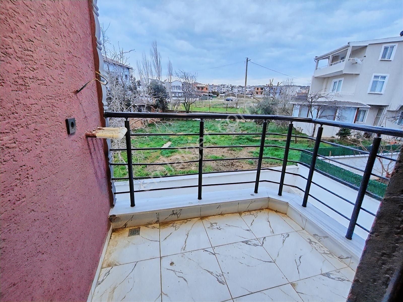 Büyük Bahçeli*4+1*kanalizasyonlu*cadde Cepheli 'kartallardan' - Görsel 5