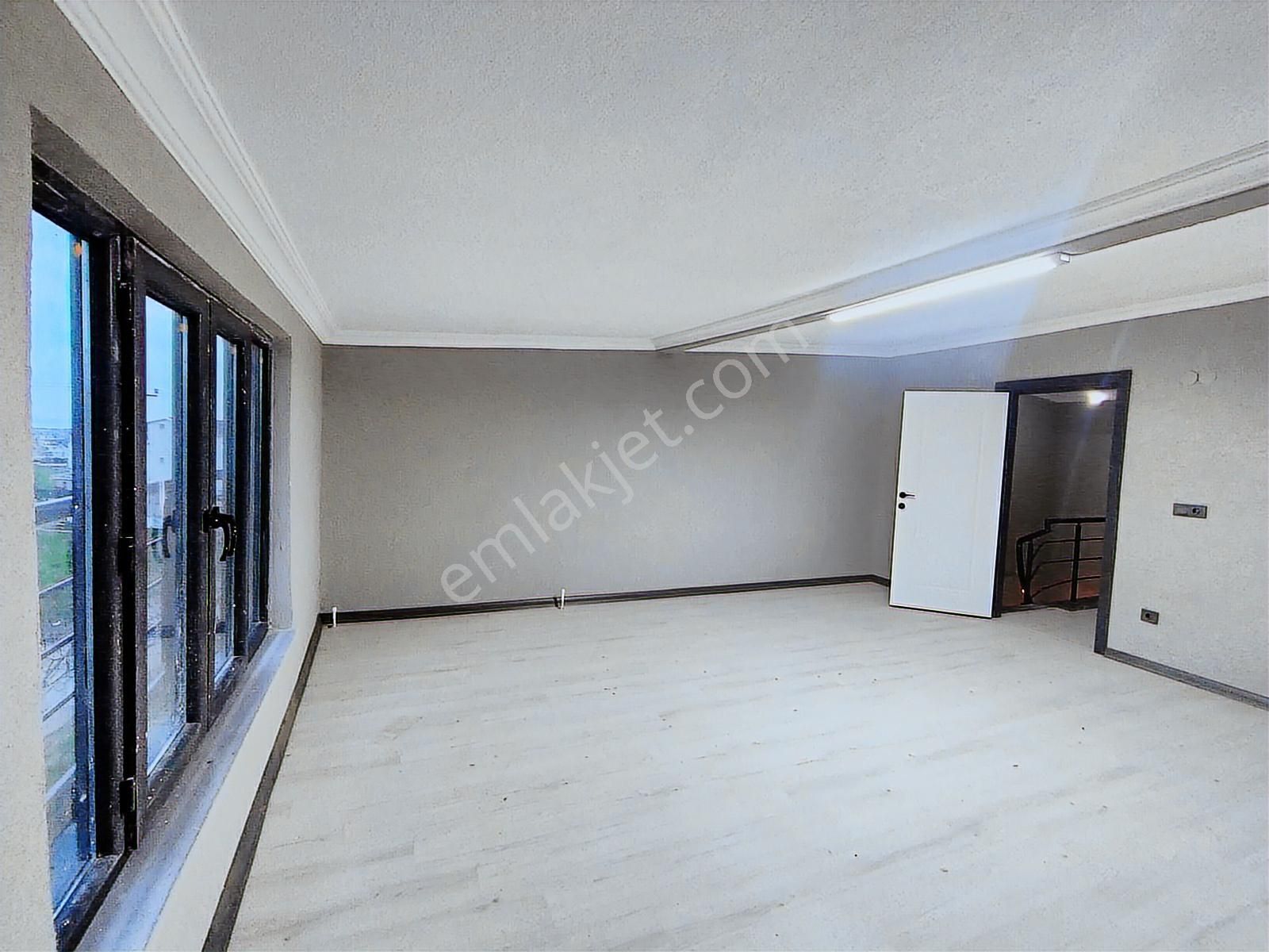 Büyük Bahçeli*4+1*kanalizasyonlu*cadde Cepheli 'kartallardan' - Görsel 3