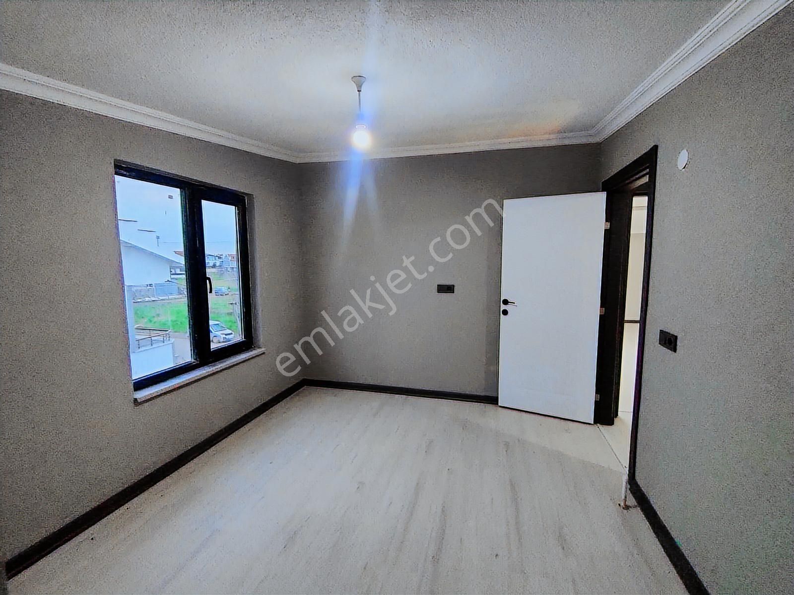 Büyük Bahçeli*4+1*kanalizasyonlu*cadde Cepheli 'kartallardan' - Görsel 4