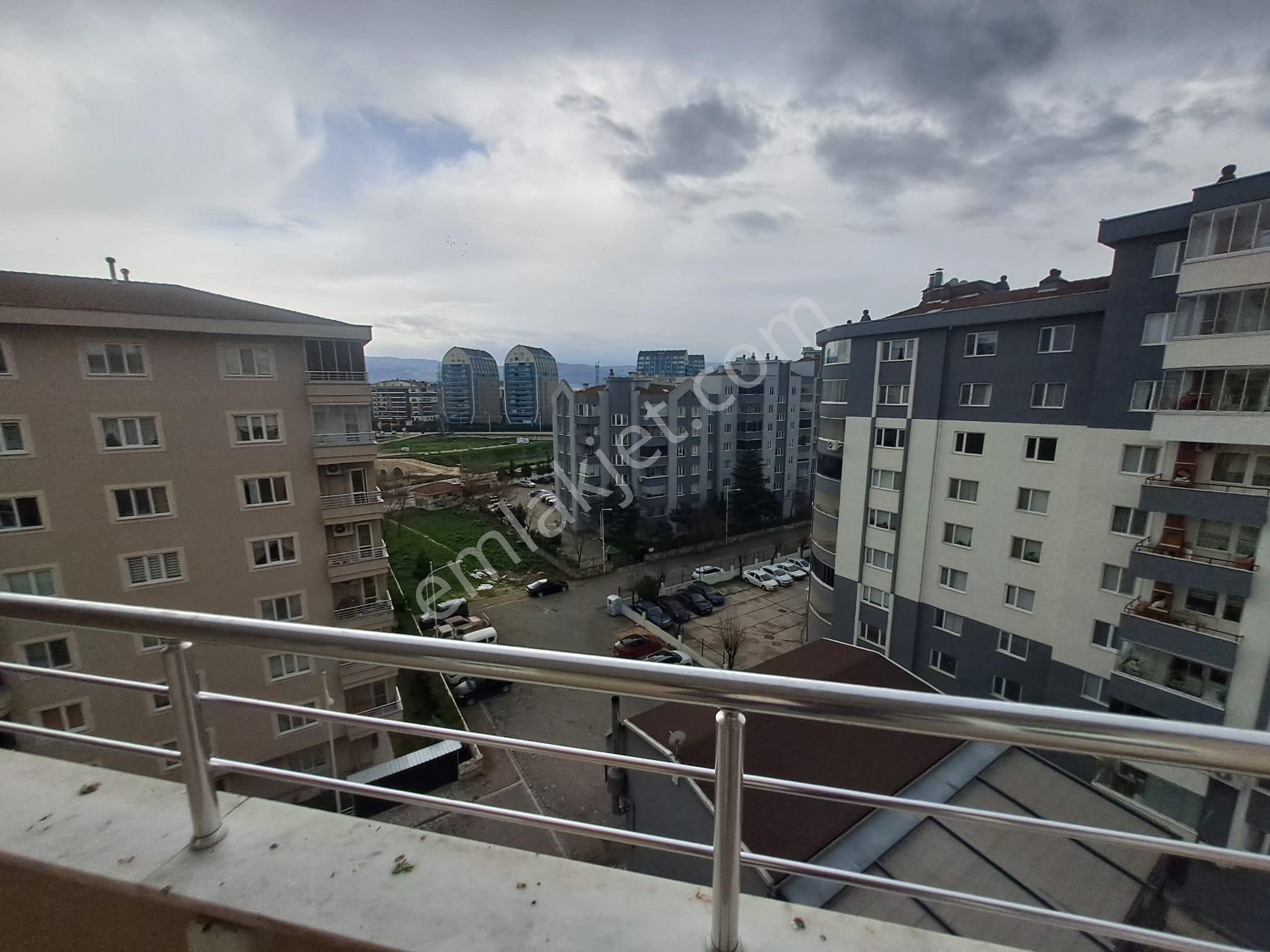 Re/max Advantage'den Yüzüncü Yıl Mahallesinde 3+1 Kiralık Daire - Görsel 21