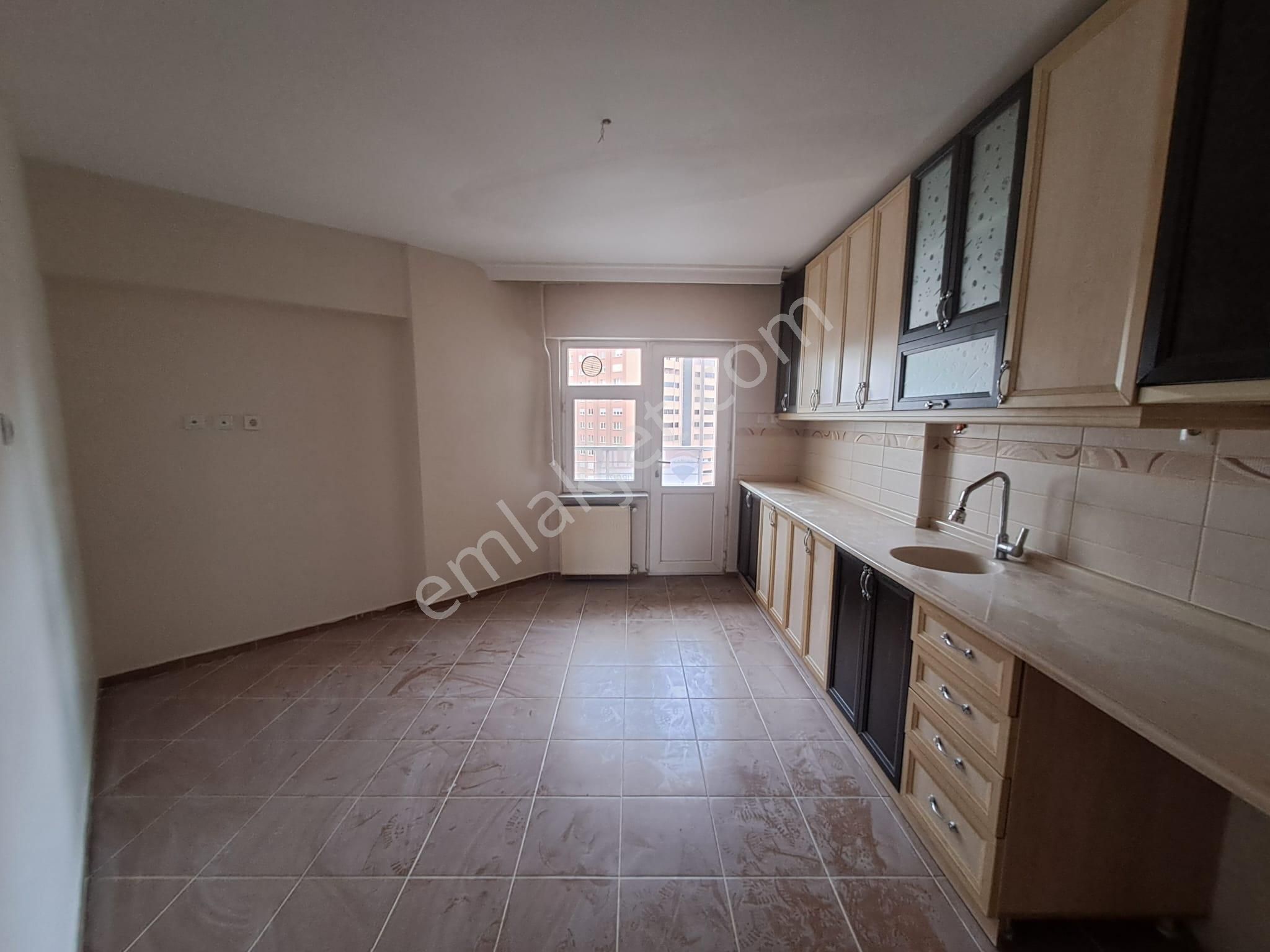 Re/max Advantage'den Yüzüncü Yıl Mahallesinde 3+1 Kiralık Daire - Görsel 5
